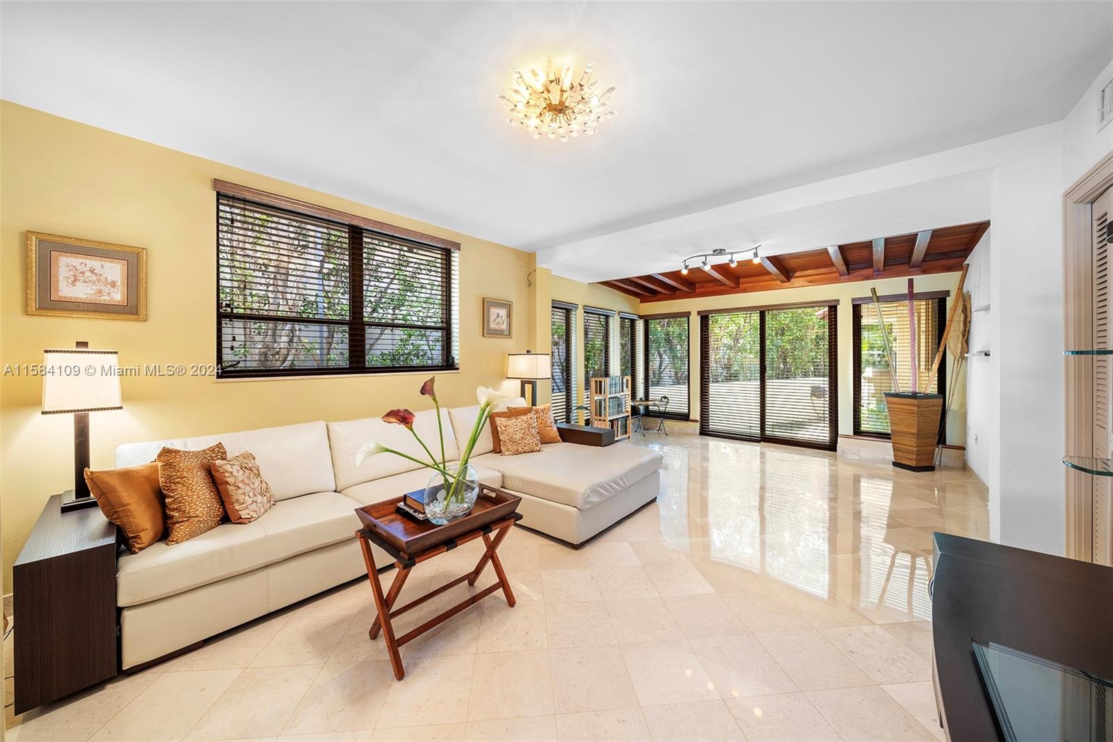 SAN MARINO ISLAND - Residential