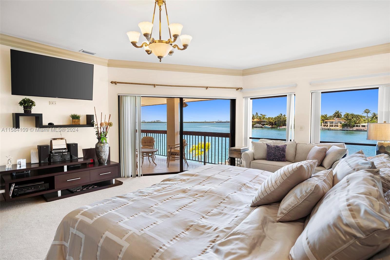 SAN MARINO ISLAND - Residential