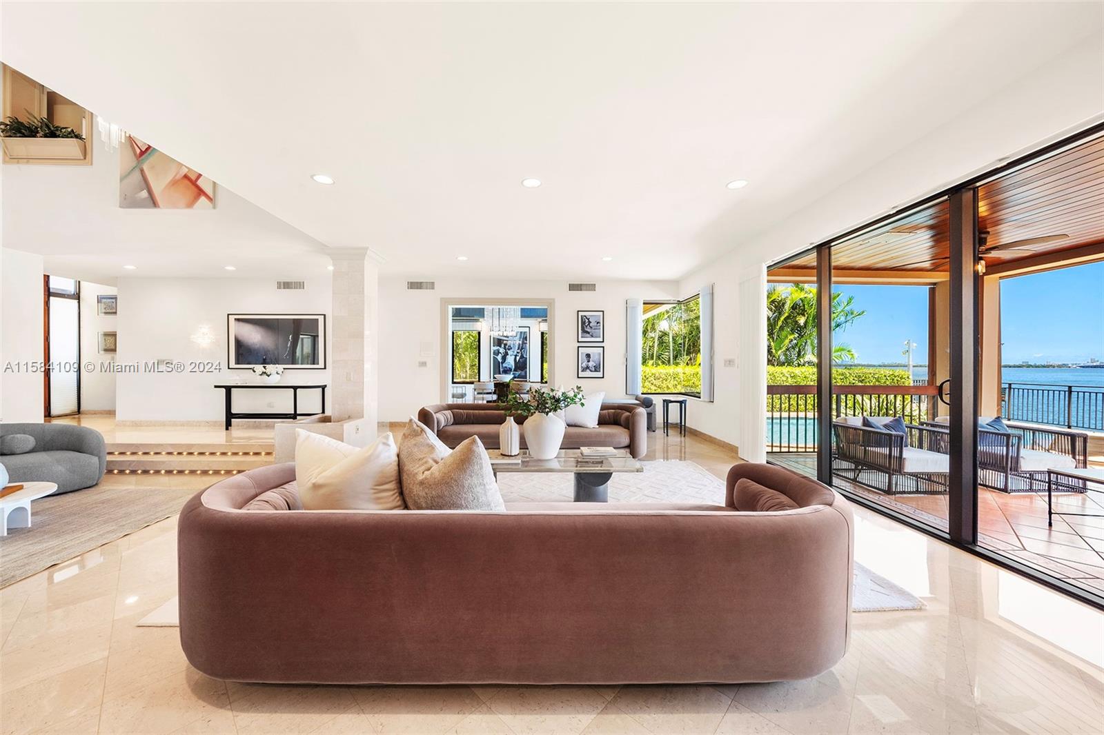 SAN MARINO ISLAND - Residential