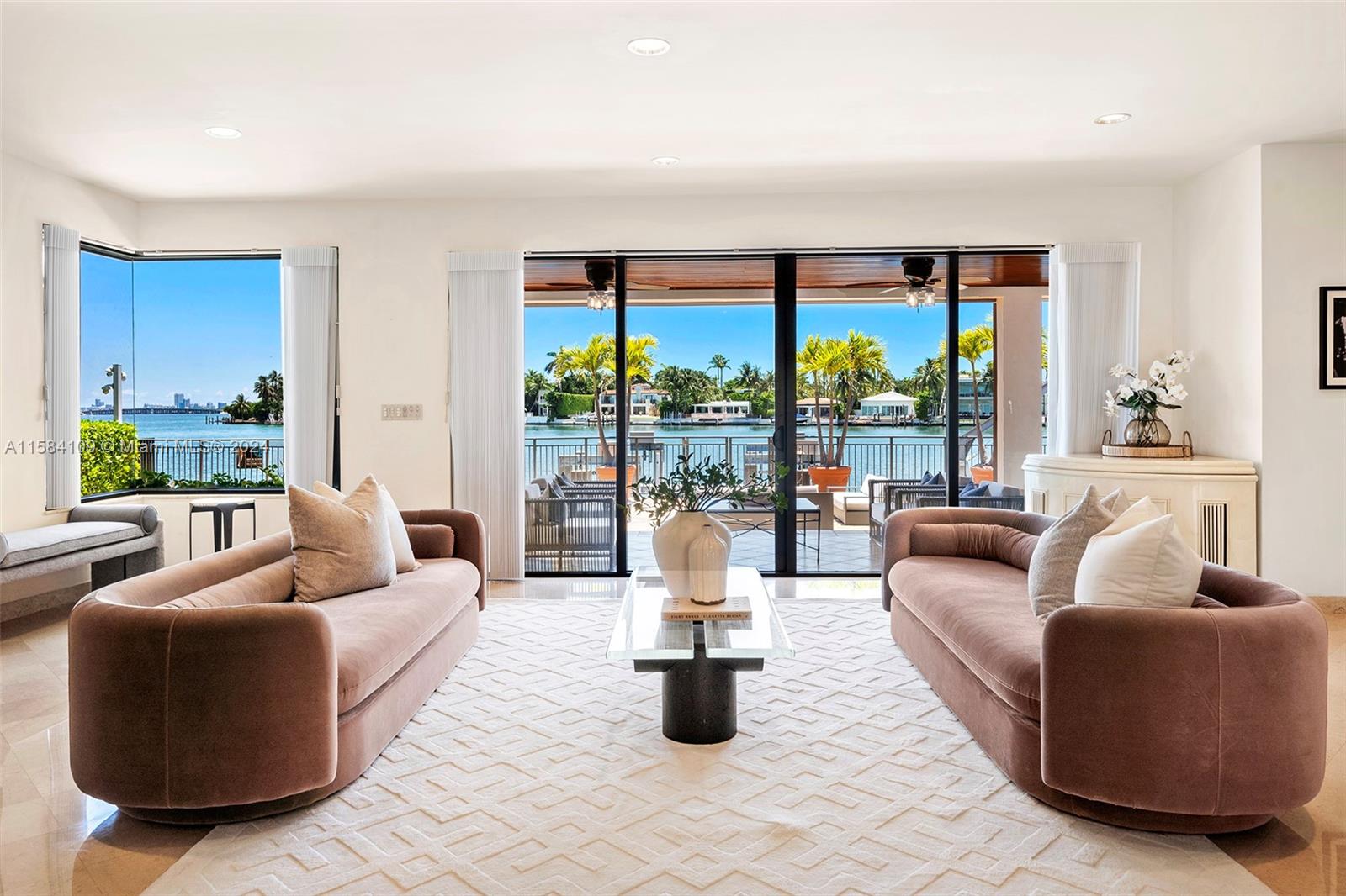 SAN MARINO ISLAND - Residential