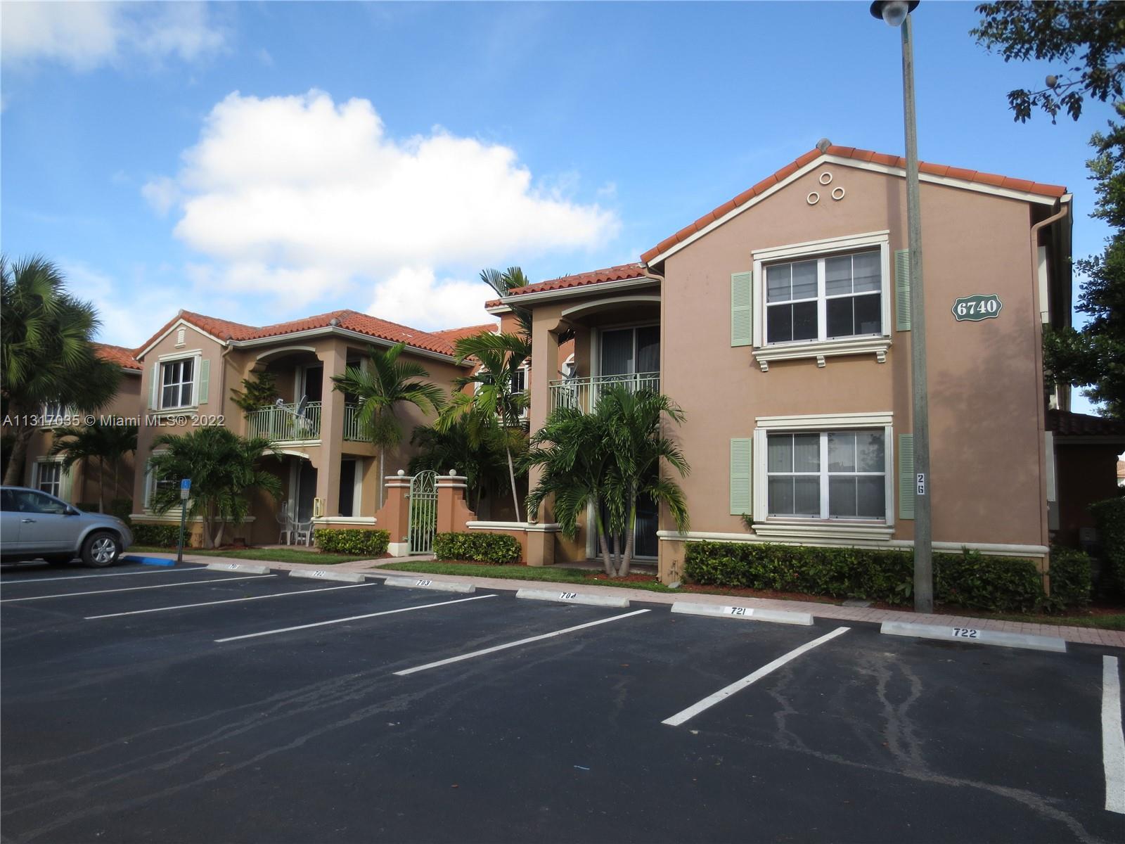 THE COURTS AT DORAL ISLES - Residential Lease