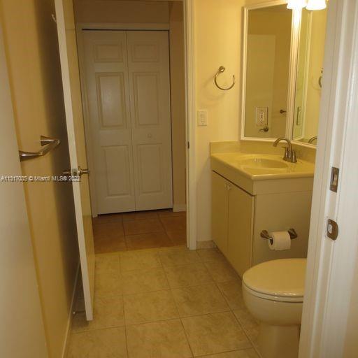 THE COURTS AT DORAL ISLES - Residential Lease