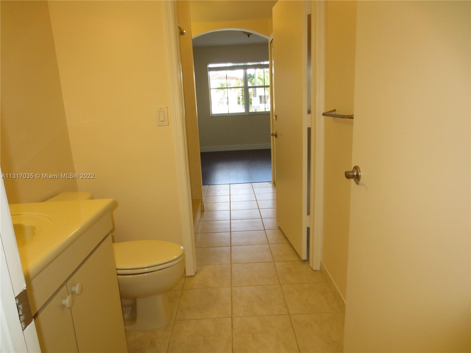 THE COURTS AT DORAL ISLES - Residential Lease