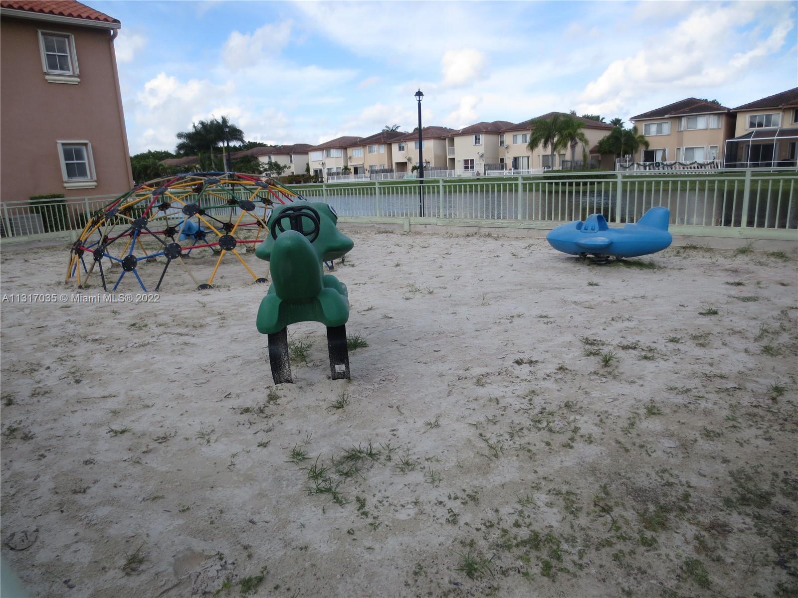 THE COURTS AT DORAL ISLES - Residential Lease