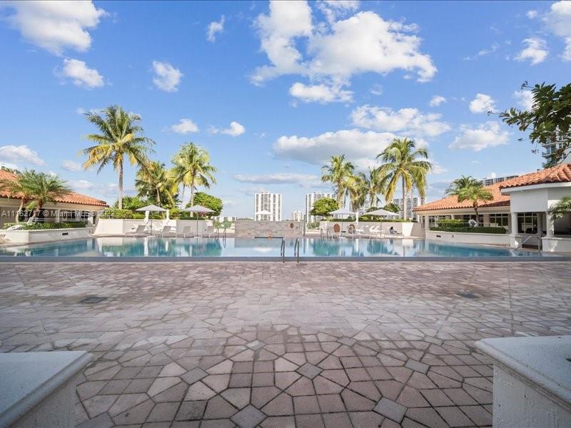 TURNBERRY VILLAGE SO TOWE - Residential