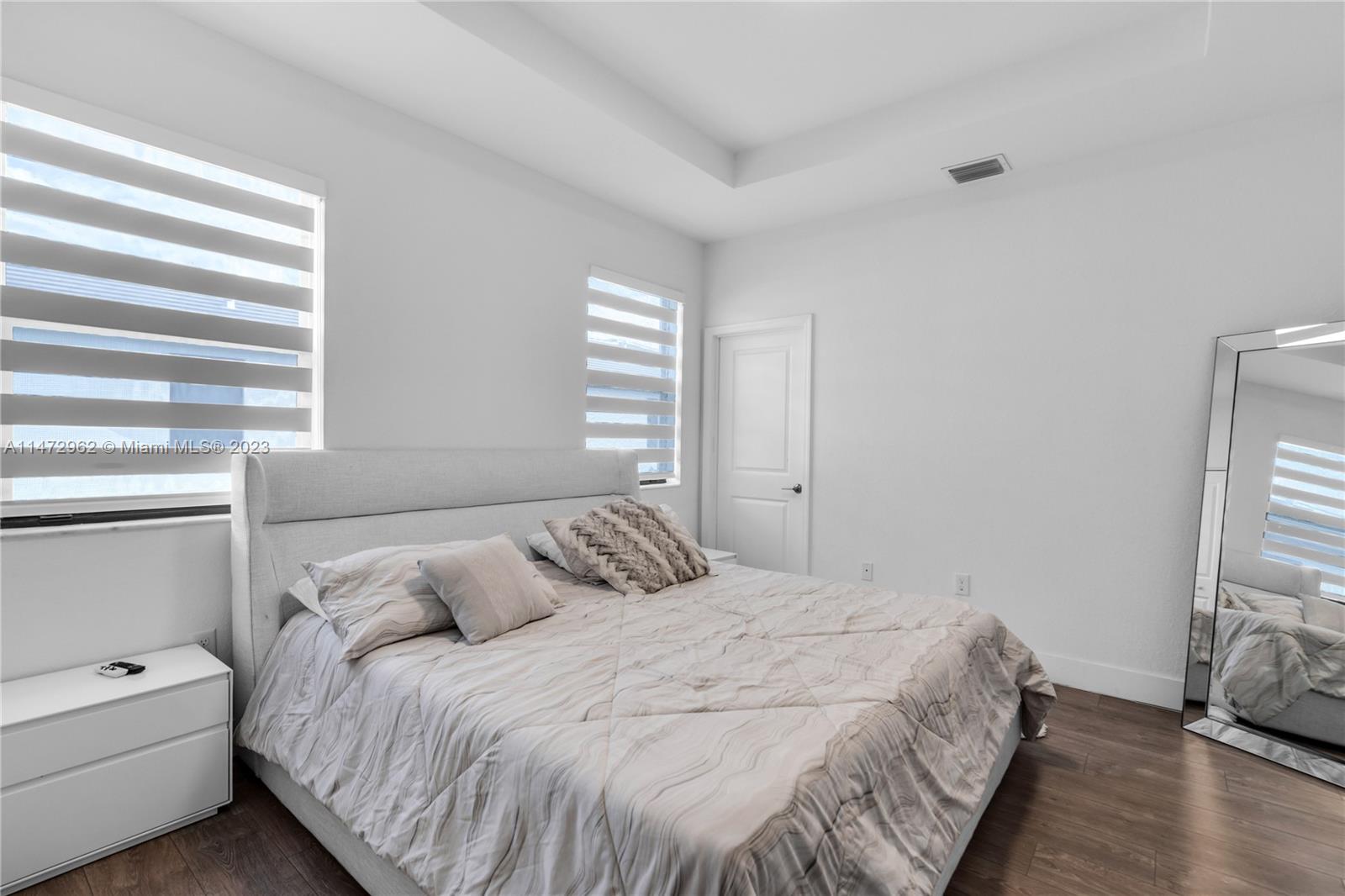 VIA VENTURA NEIGHBORHOOD - Residential