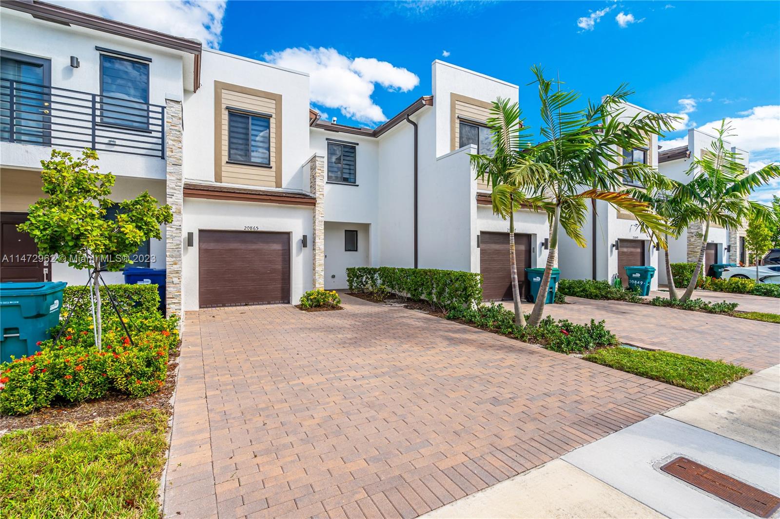 VIA VENTURA NEIGHBORHOOD - Residential