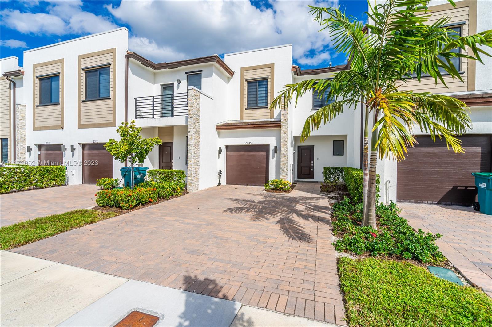 VIA VENTURA NEIGHBORHOOD - Residential