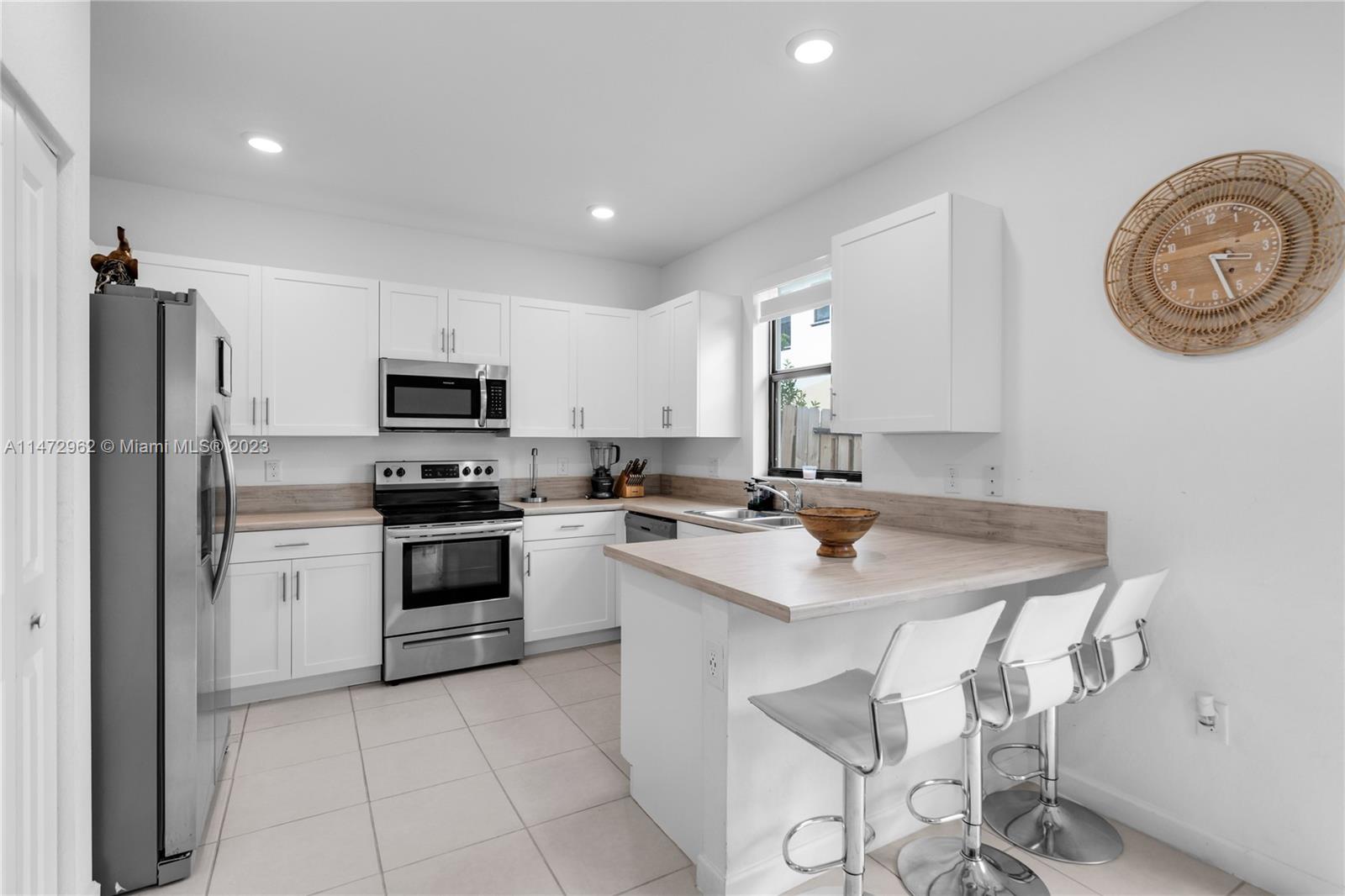 VIA VENTURA NEIGHBORHOOD - Residential