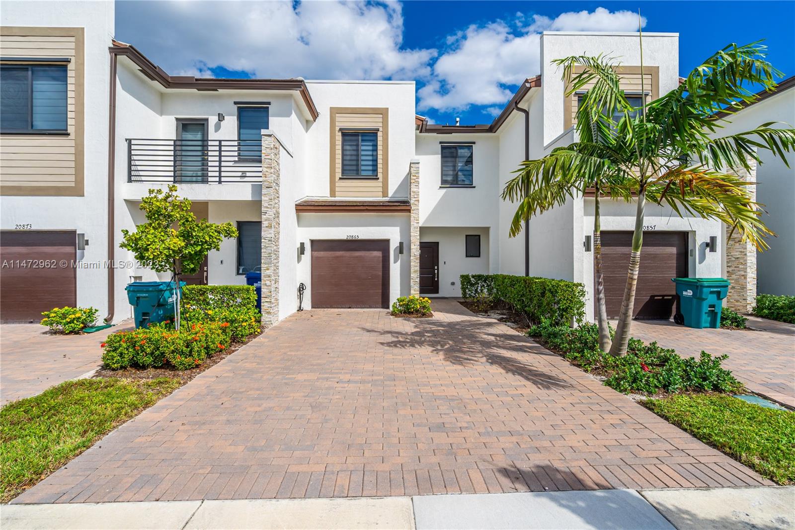 VIA VENTURA NEIGHBORHOOD - Residential