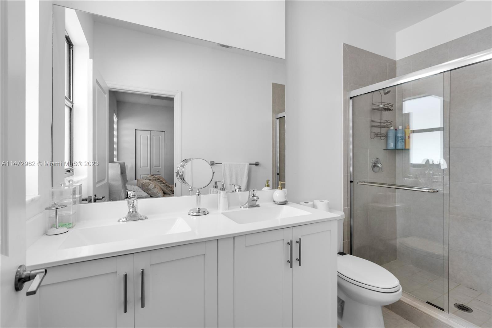 VIA VENTURA NEIGHBORHOOD - Residential