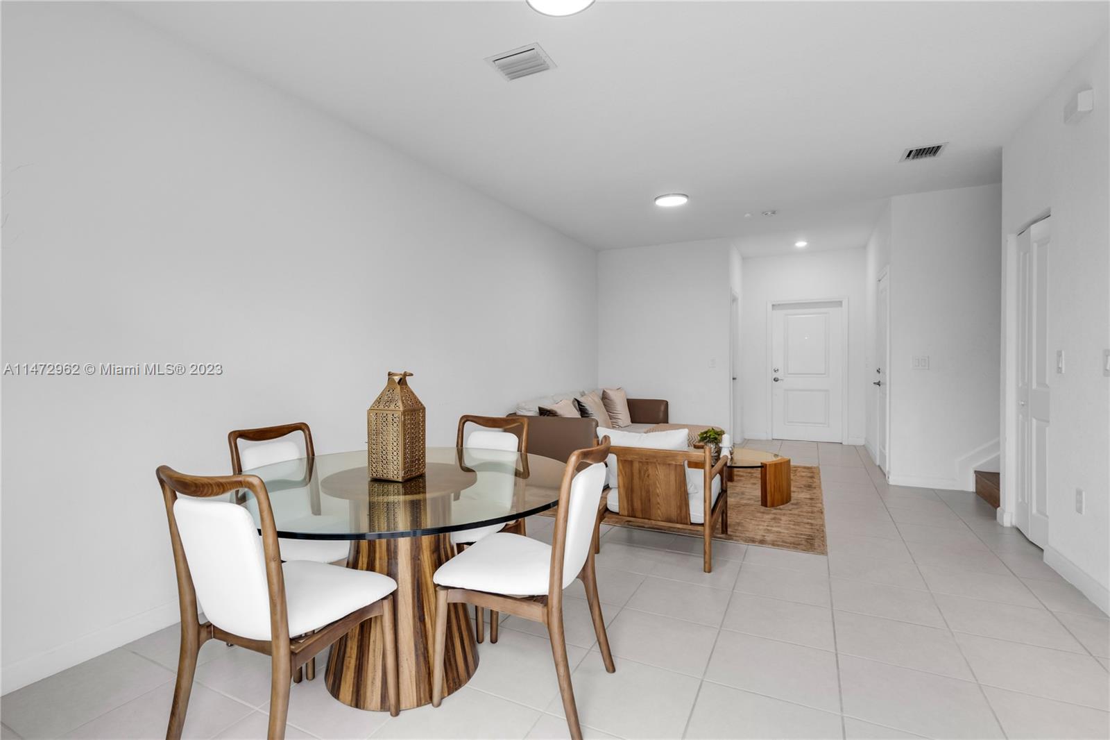 VIA VENTURA NEIGHBORHOOD - Residential