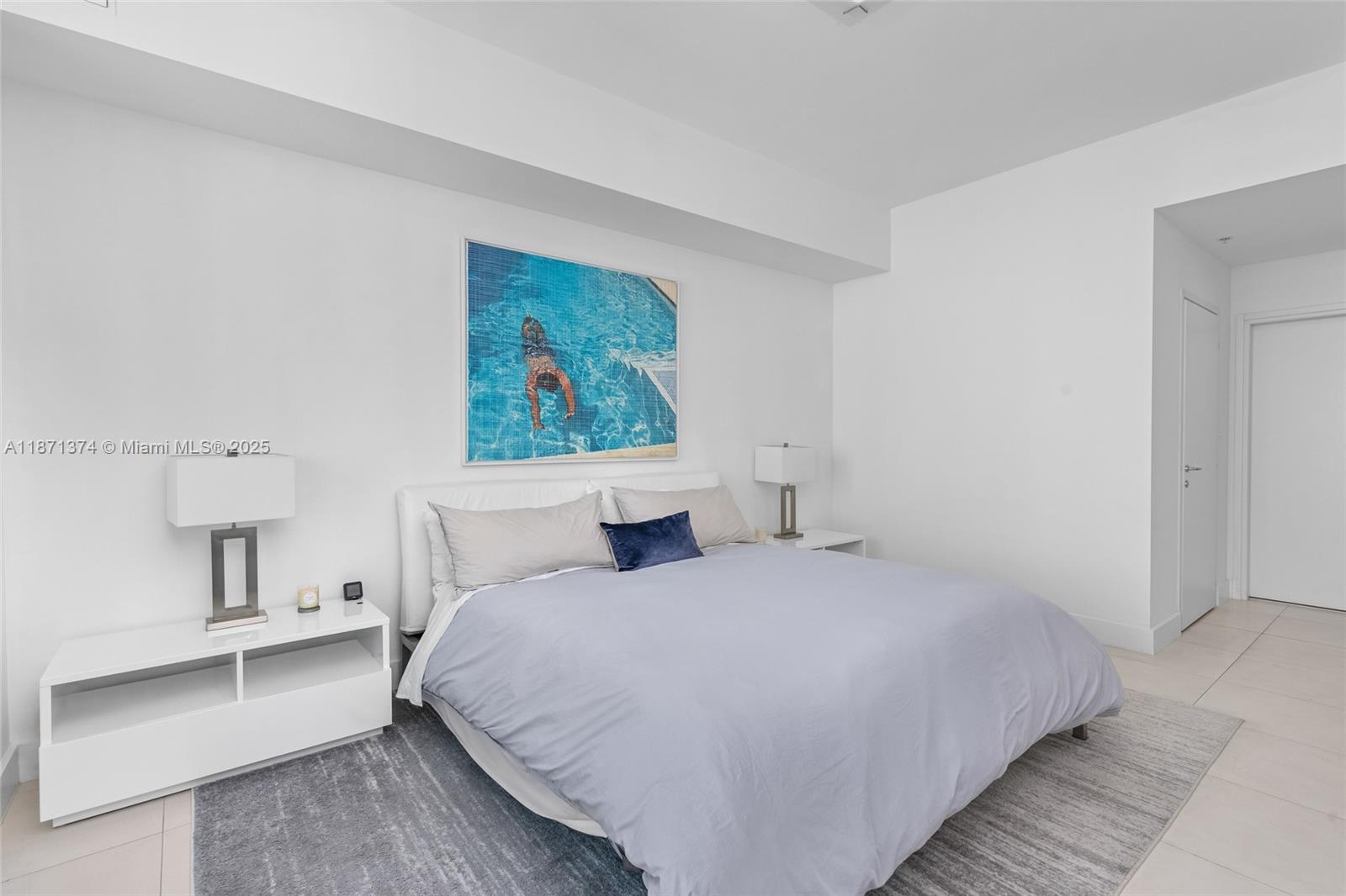 CONTINUUM ON SOUTH BEACH - Residential