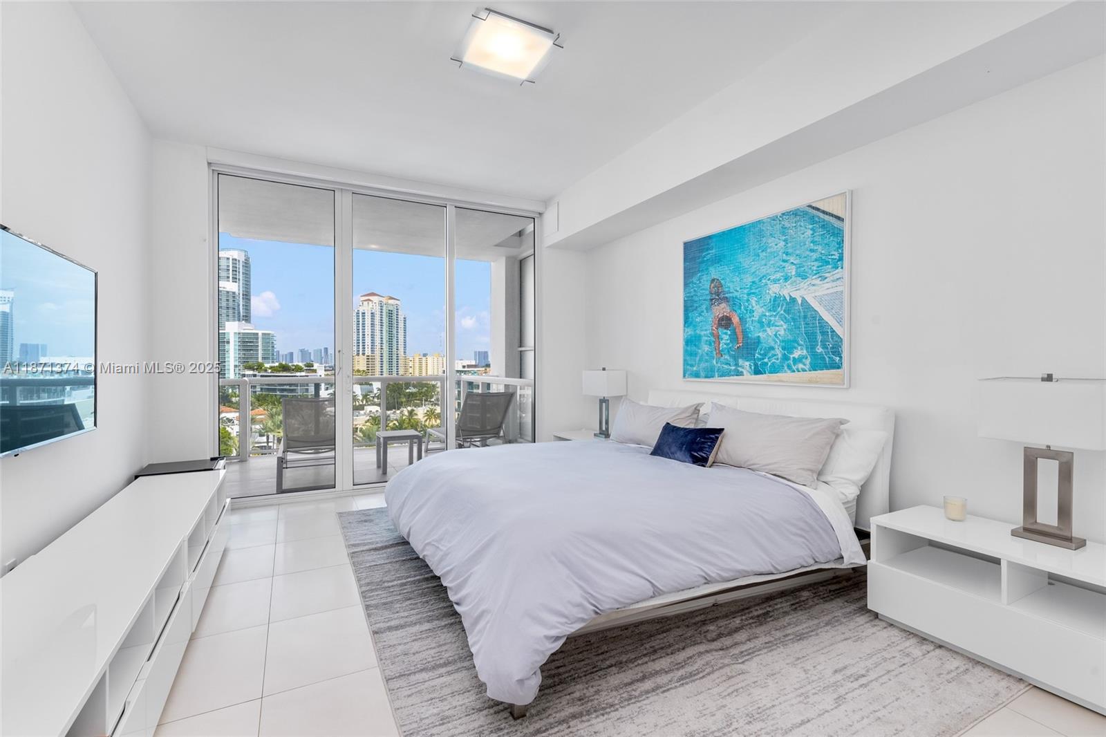 CONTINUUM ON SOUTH BEACH - Residential
