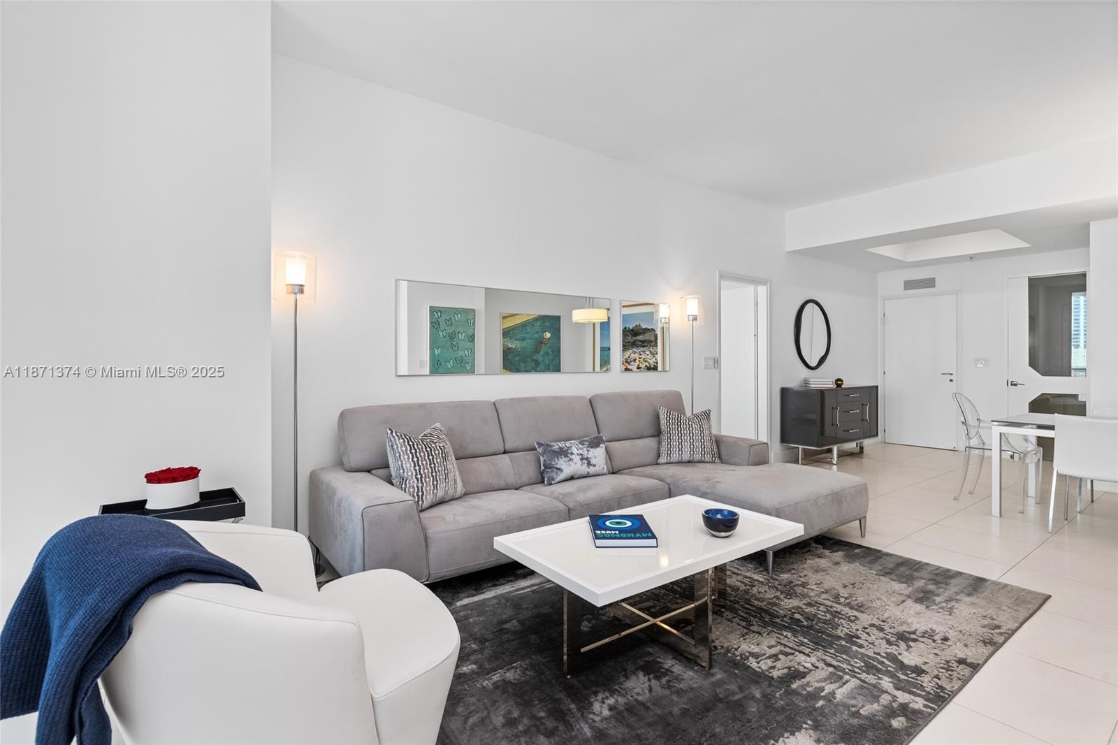 CONTINUUM ON SOUTH BEACH - Residential