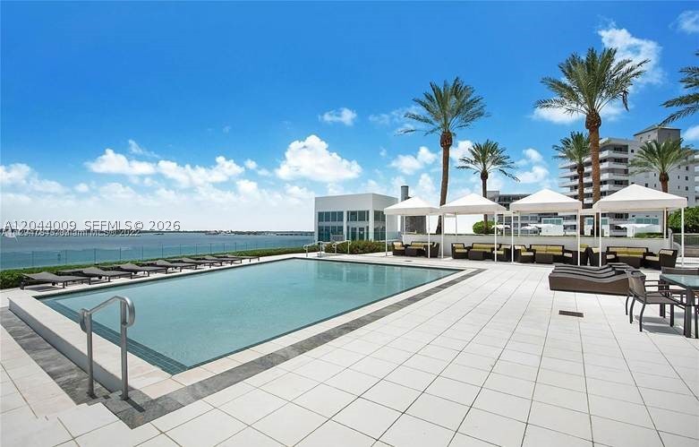 JADE RESIDENCES AT BRICKE - Residential