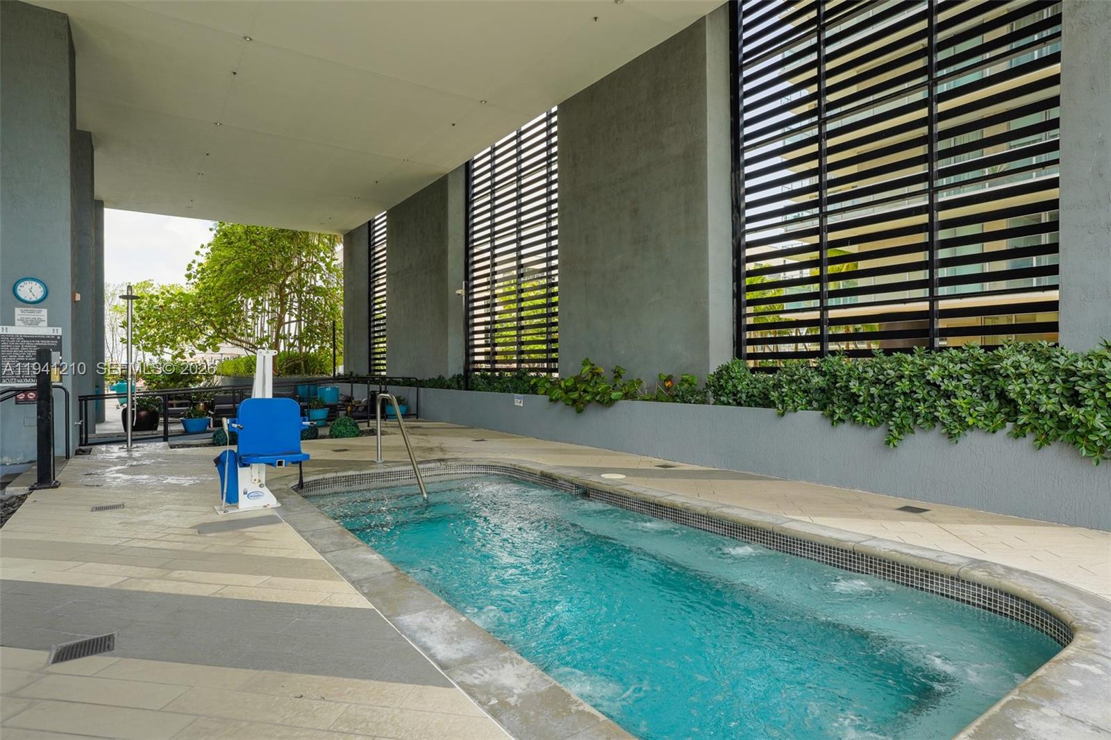 3401 MIDTOWN CONDO - Residential