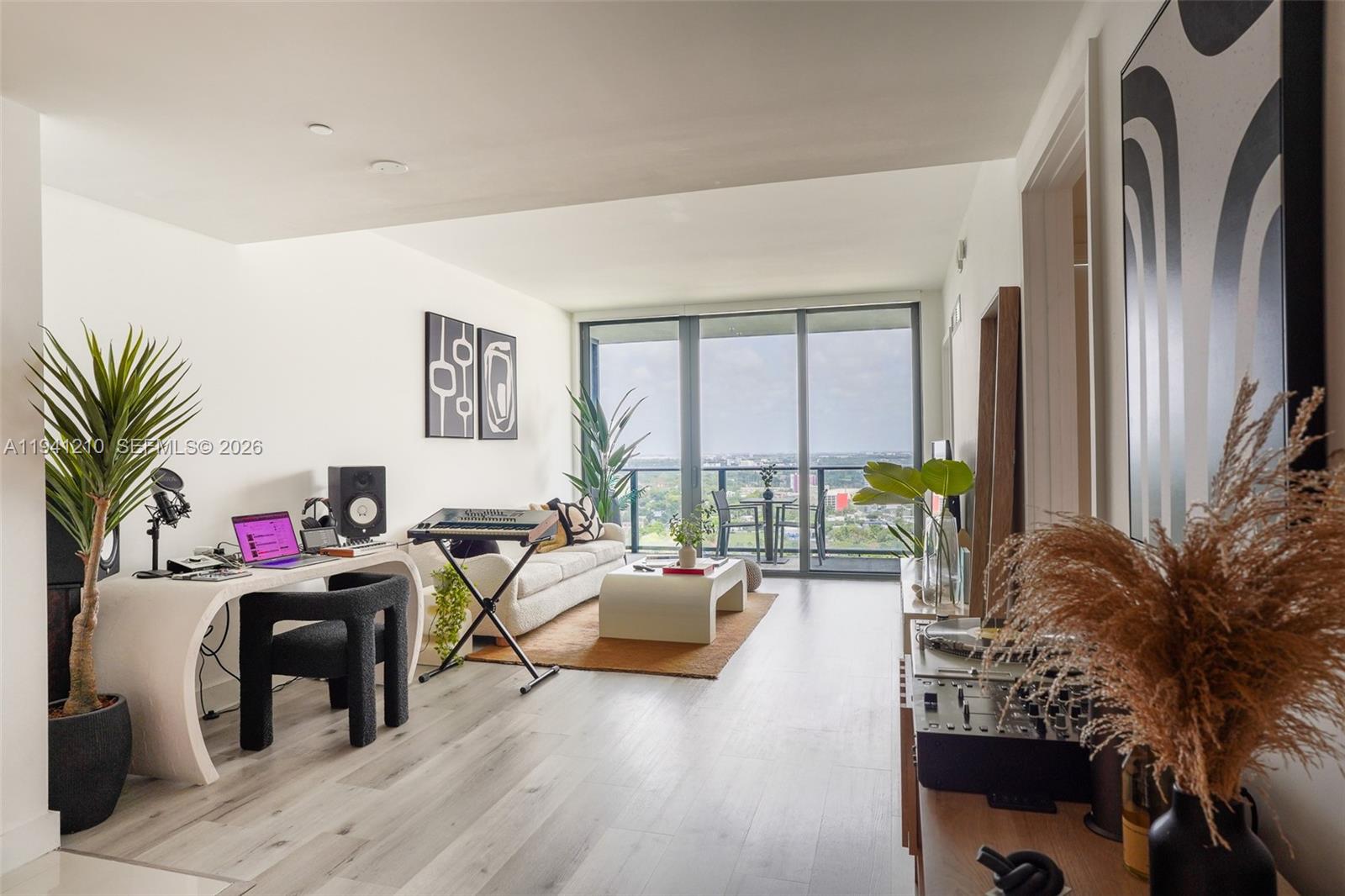 3401 MIDTOWN CONDO - Residential