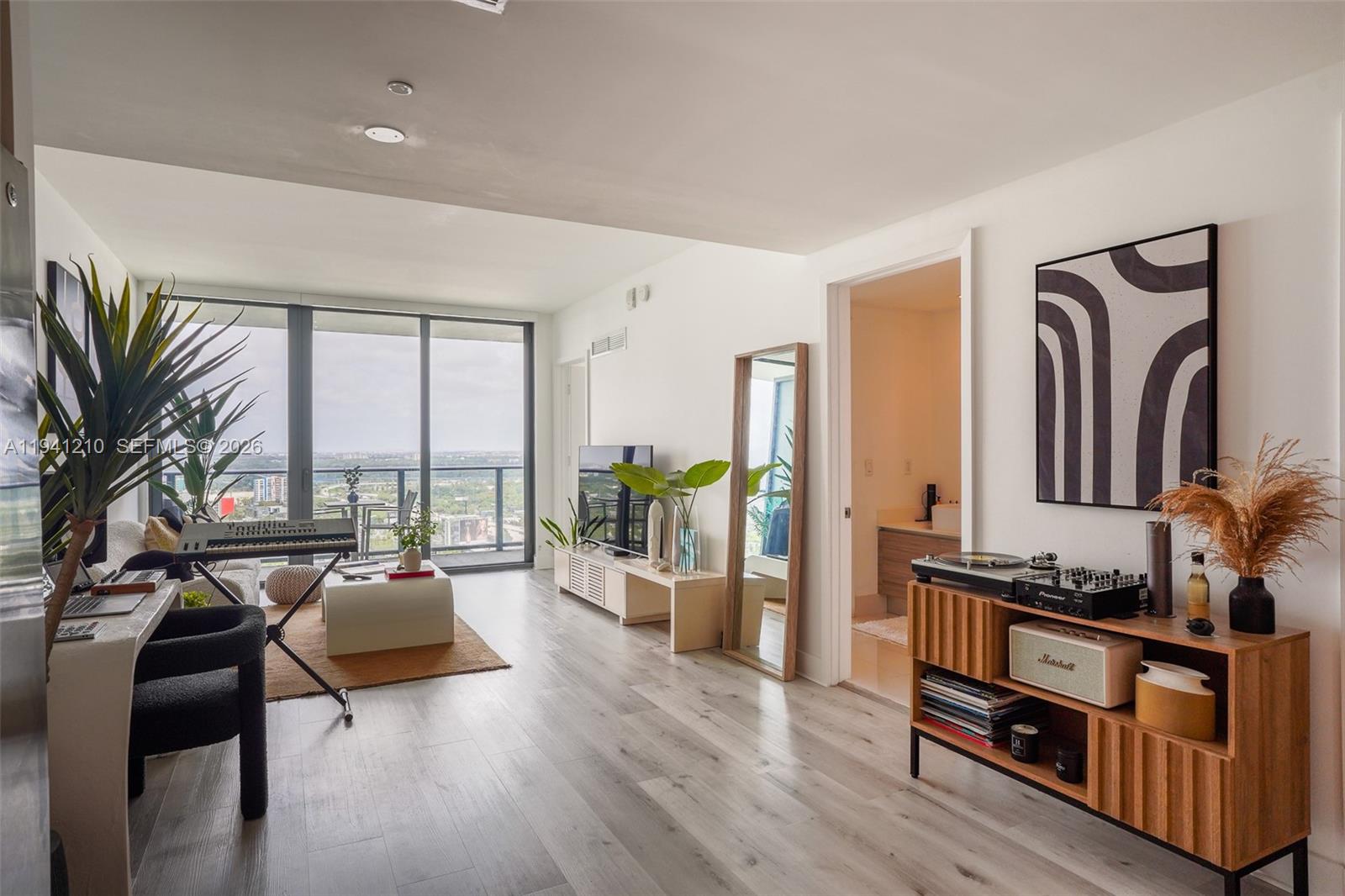 3401 MIDTOWN CONDO - Residential