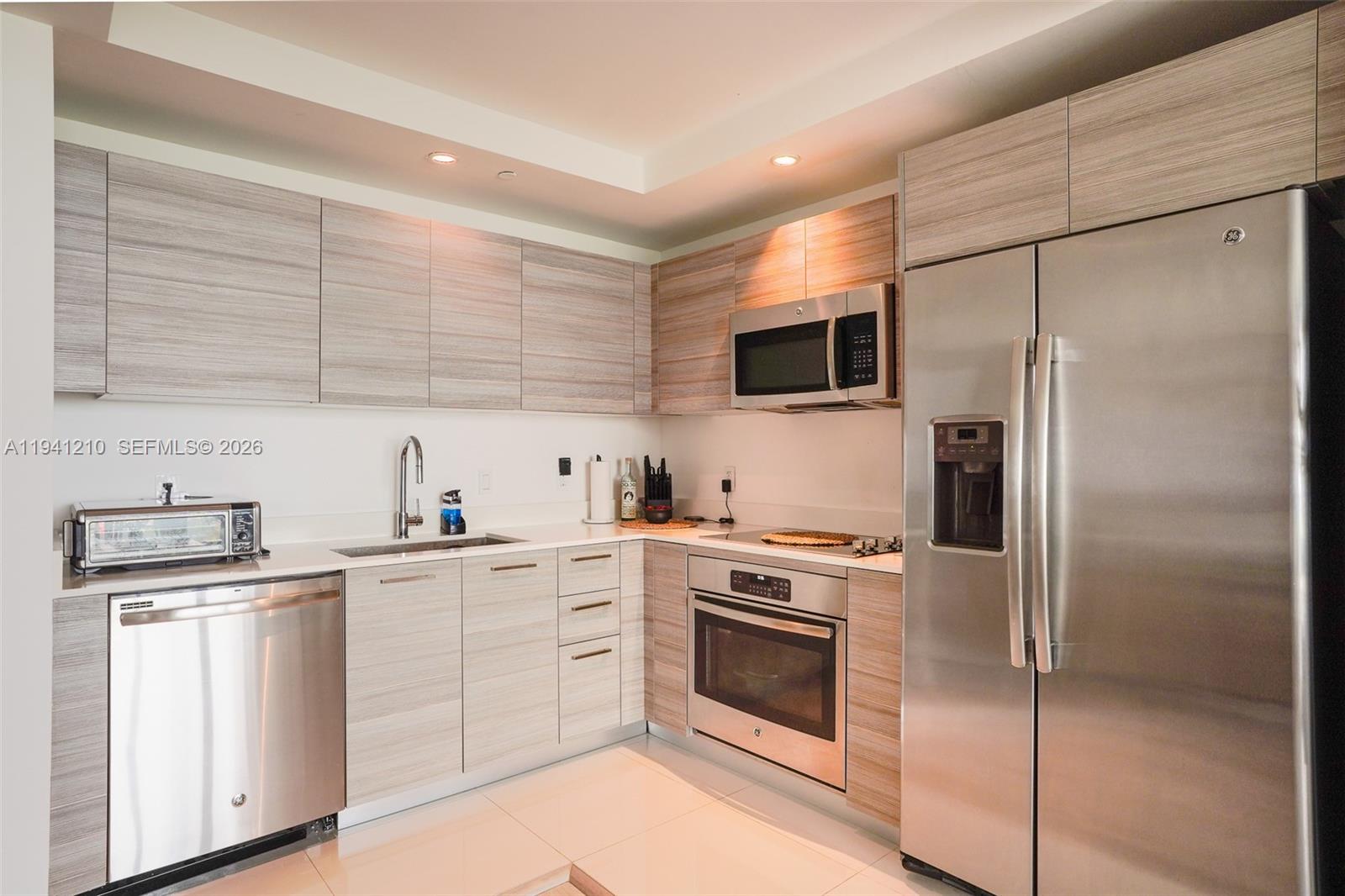 3401 MIDTOWN CONDO - Residential