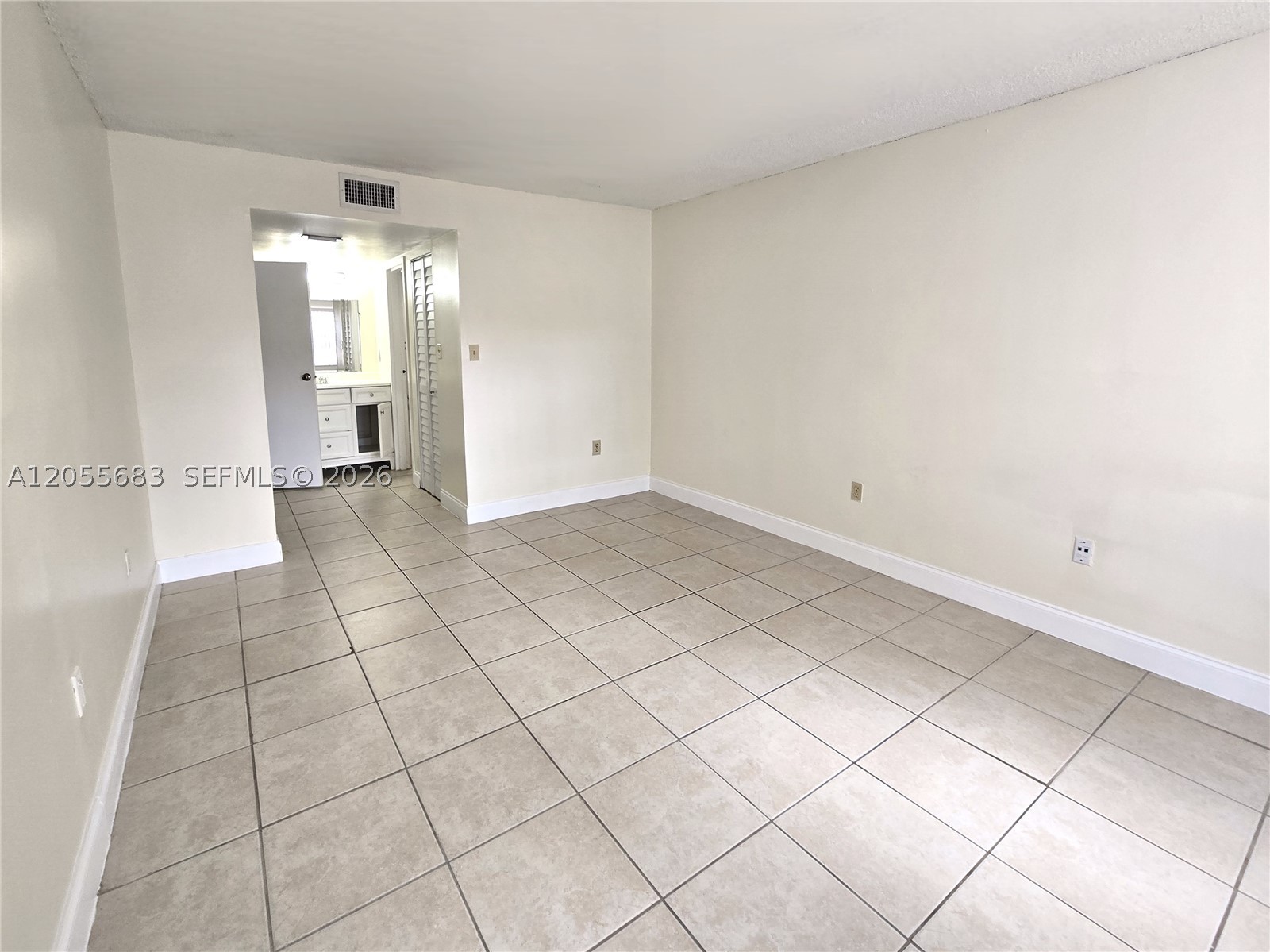 HERITAGE CIRCLE CONDO - Residential
