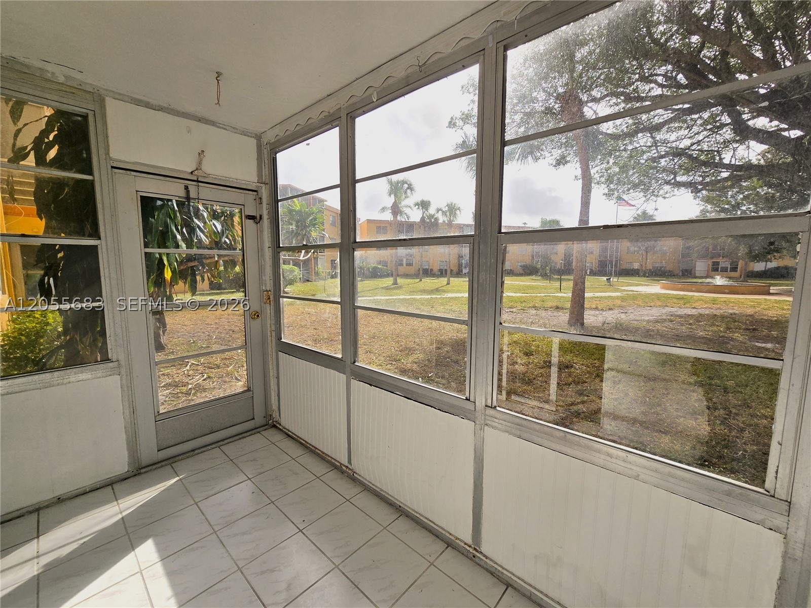 HERITAGE CIRCLE CONDO - Residential