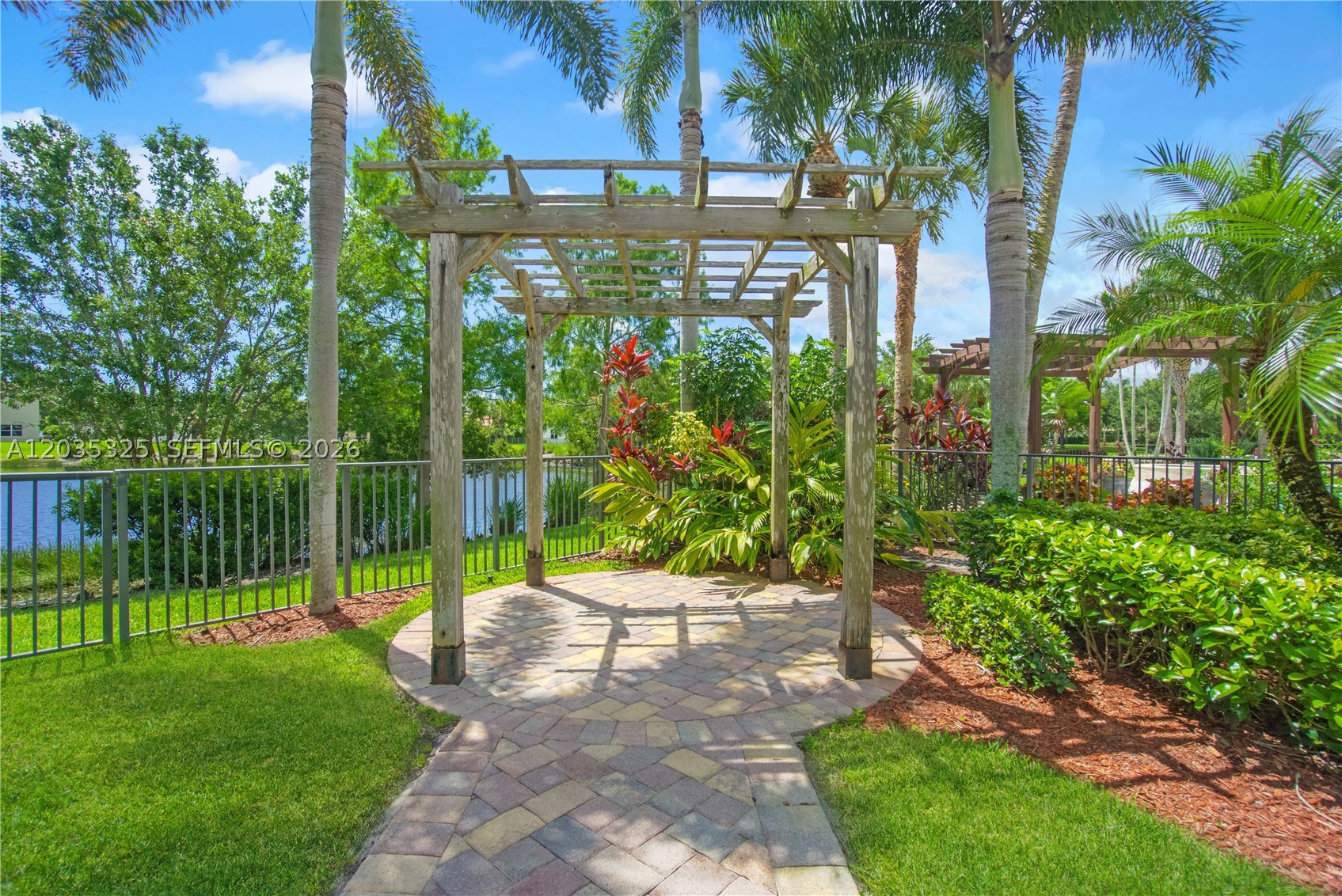 LOXAHATCHEE RESERVE NORTH - Residential Lease