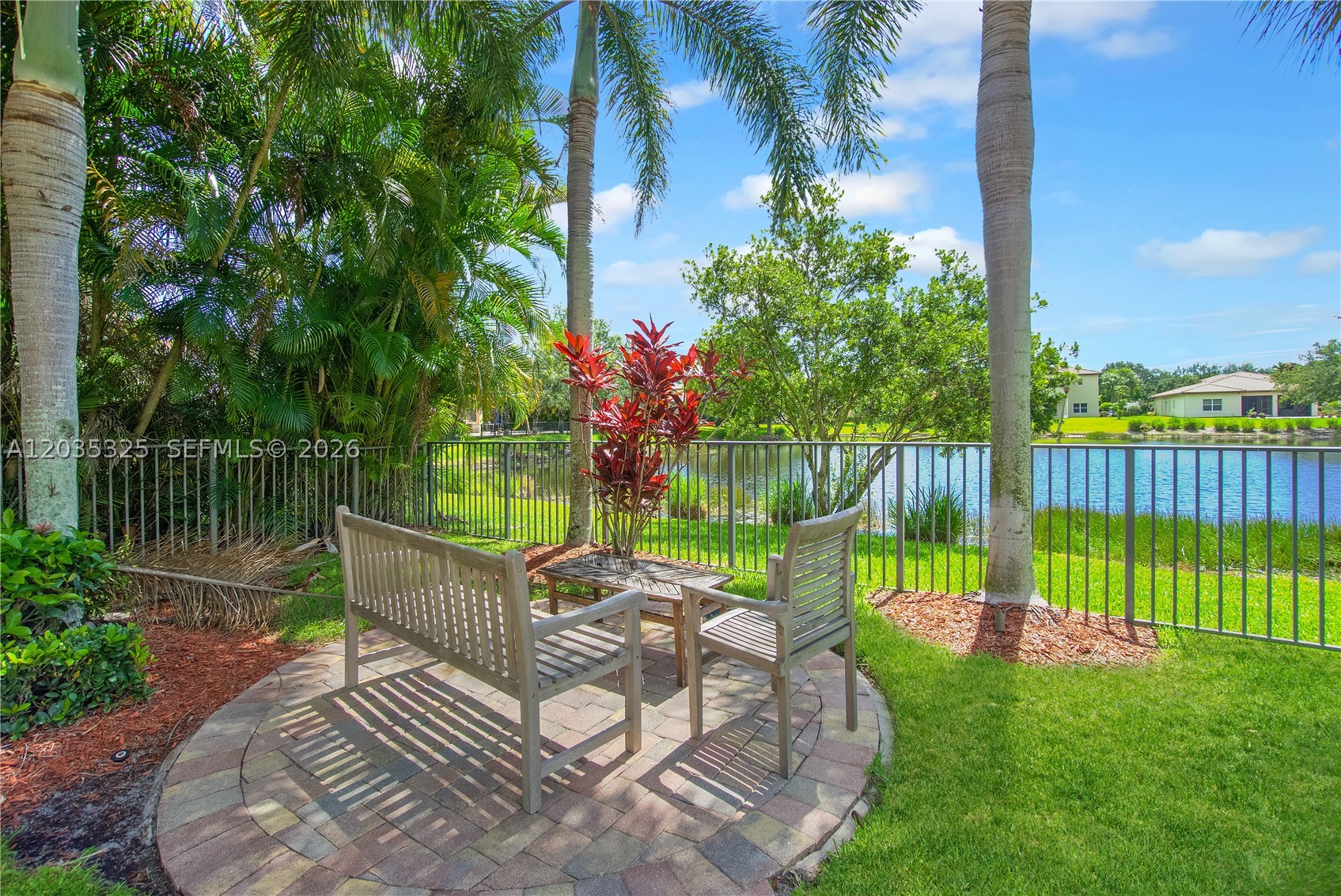 LOXAHATCHEE RESERVE NORTH - Residential Lease