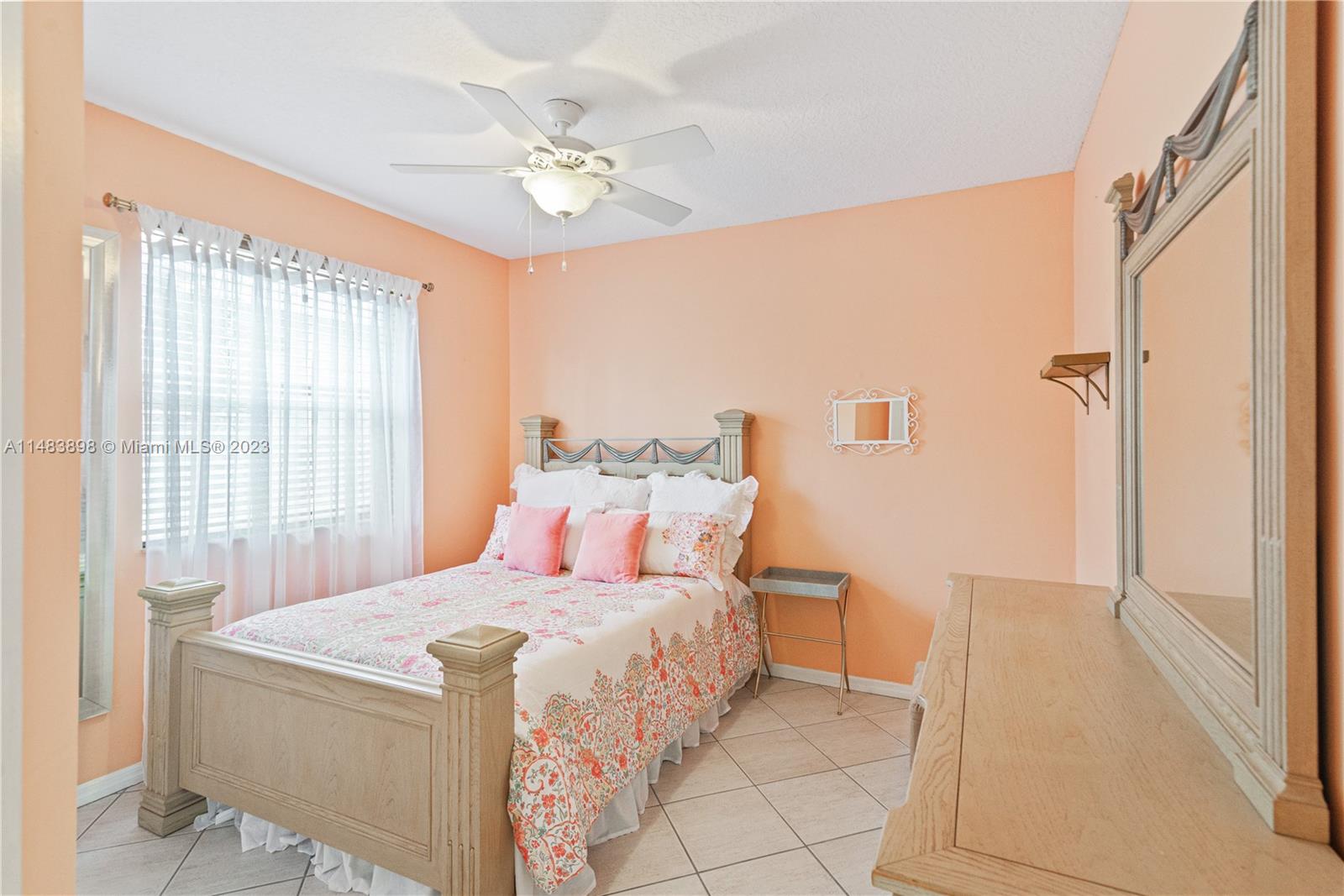 PEMBROKE FALLS - Residential