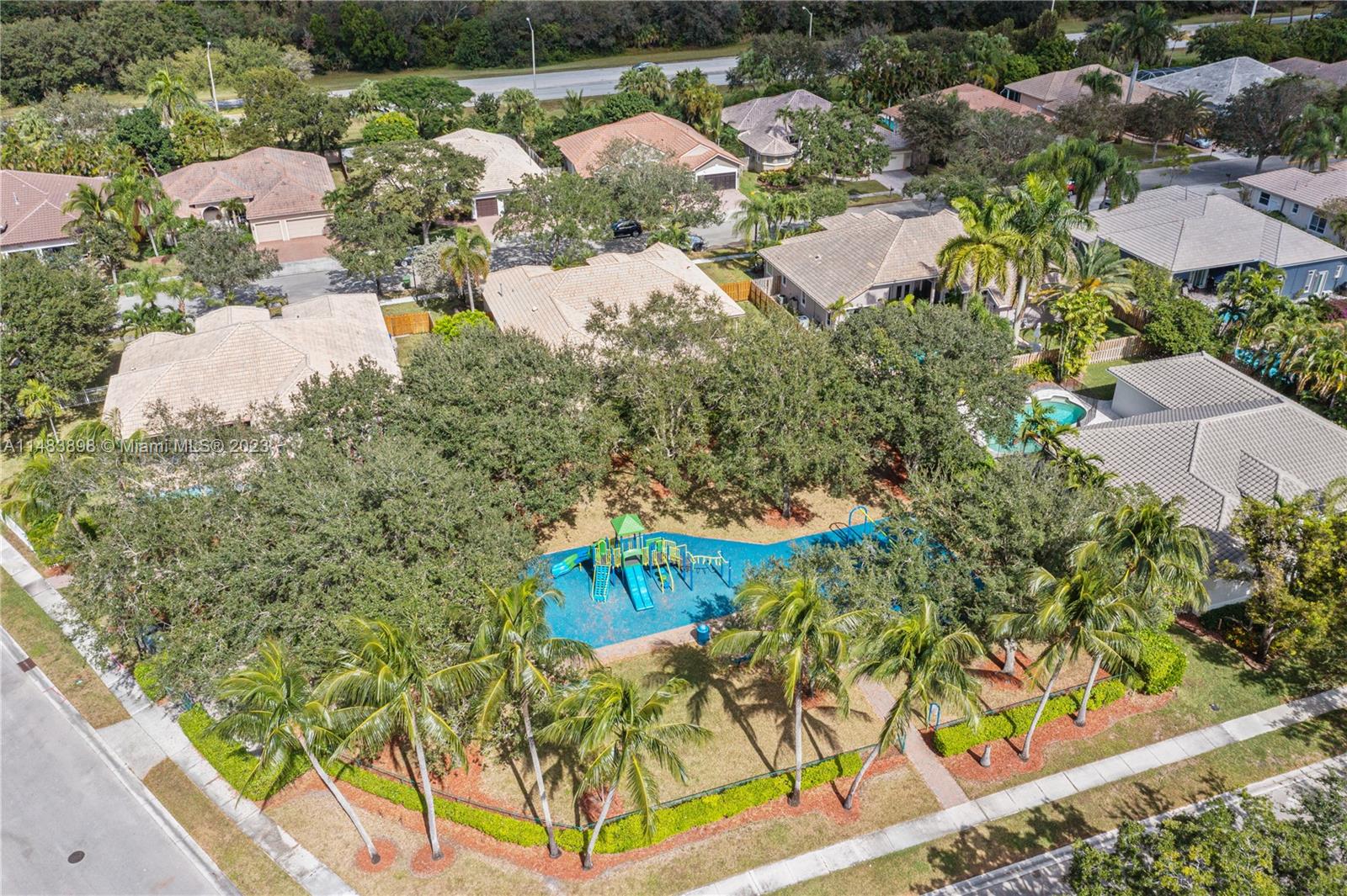 PEMBROKE FALLS - Residential