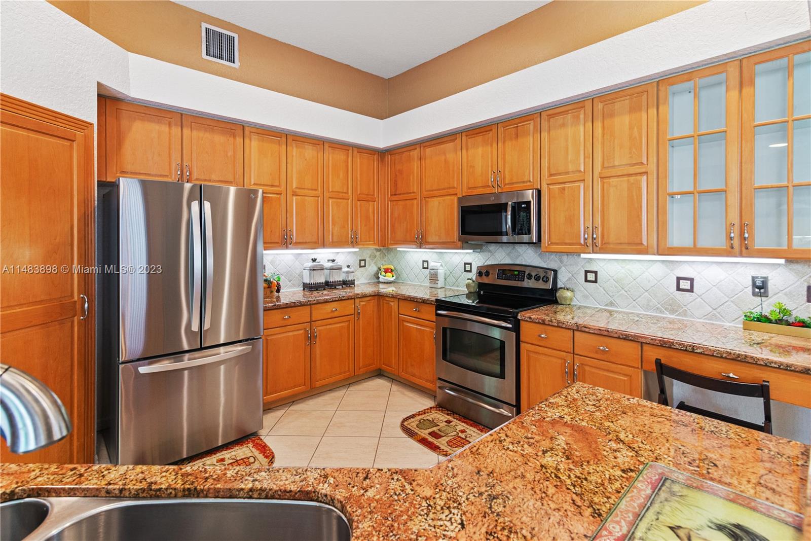 PEMBROKE FALLS - Residential