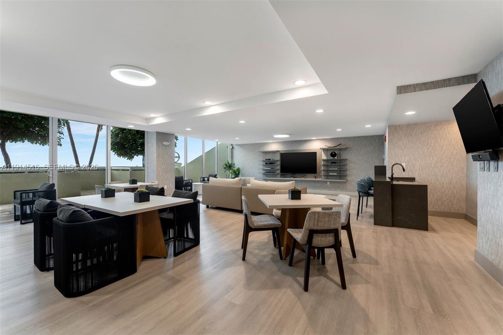 CAPOBELLA CONDO - Residential