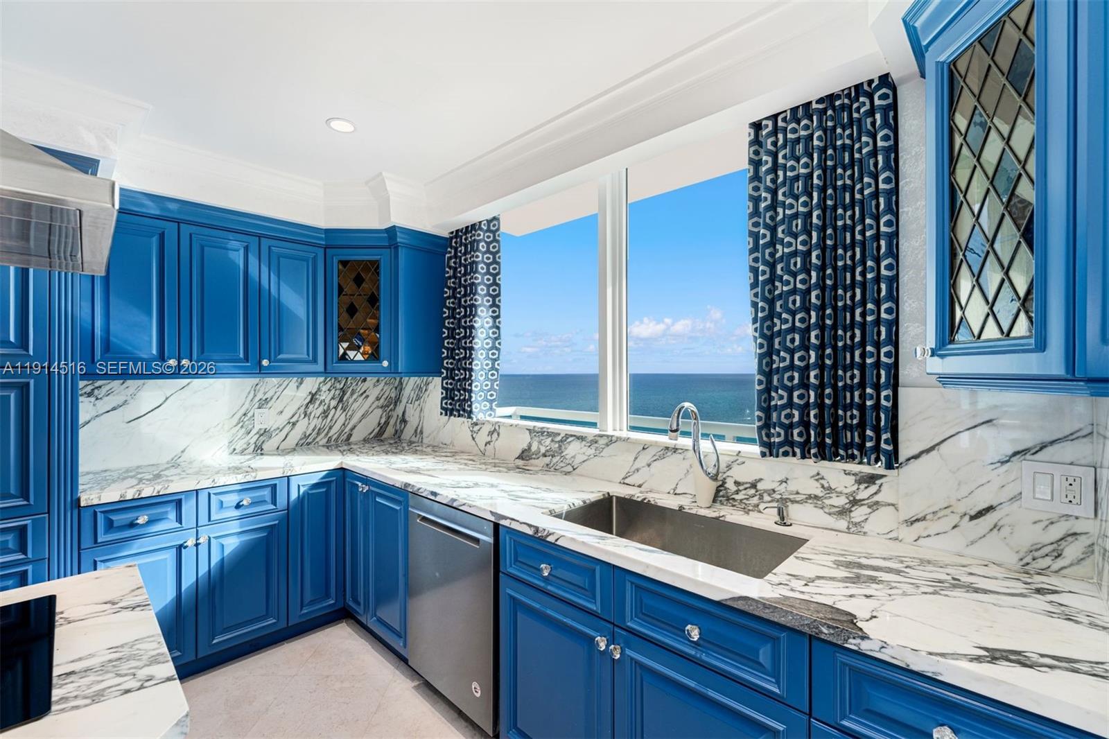CAPOBELLA CONDO - Residential