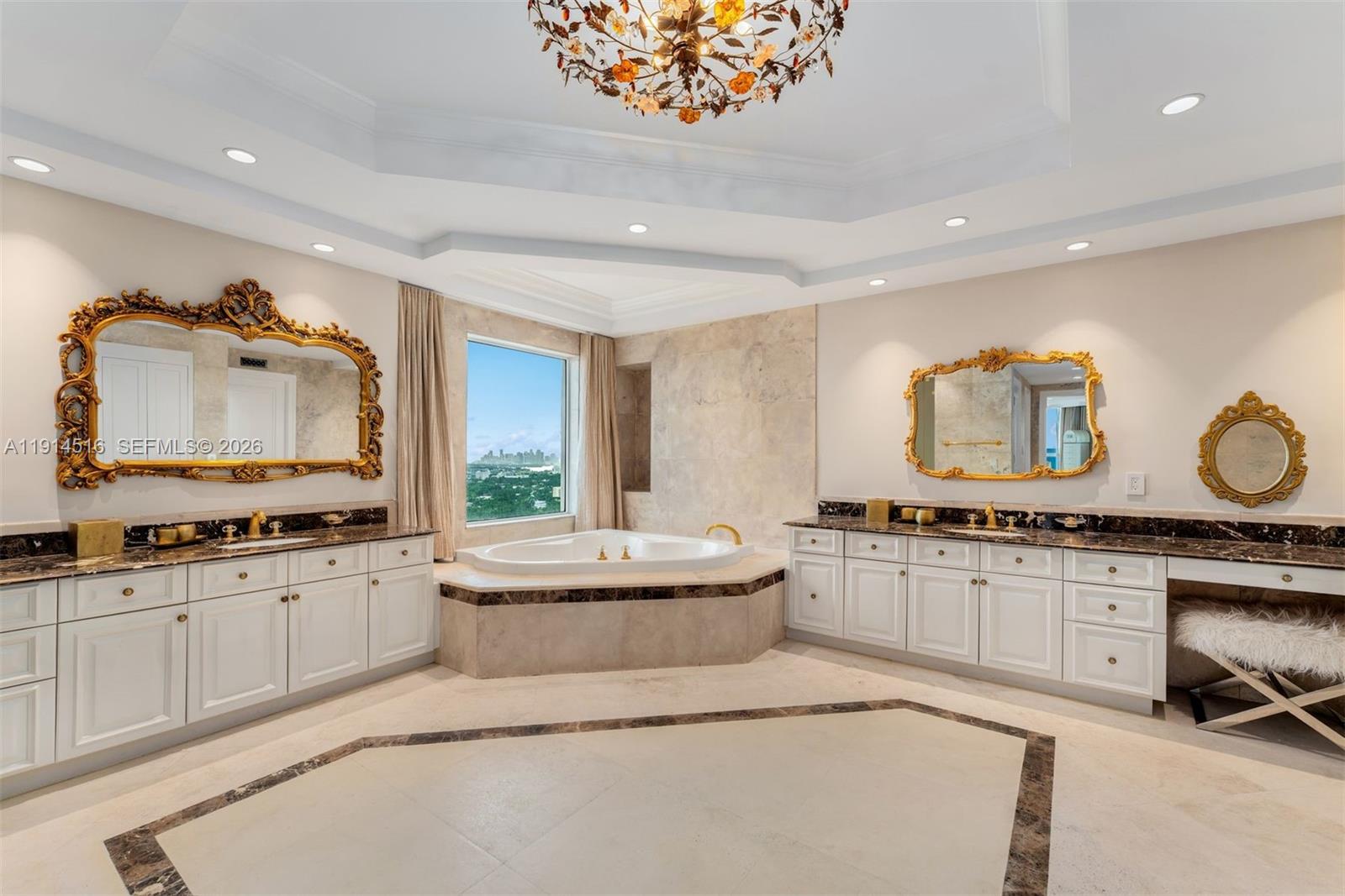 CAPOBELLA CONDO - Residential