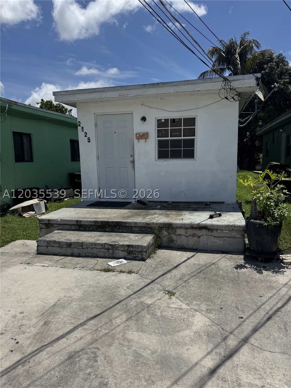 CASH ONLY. No HOA, CBS 1 Story Single Family House 2 bed 1 bath Sold AS IS. CASH ONLY