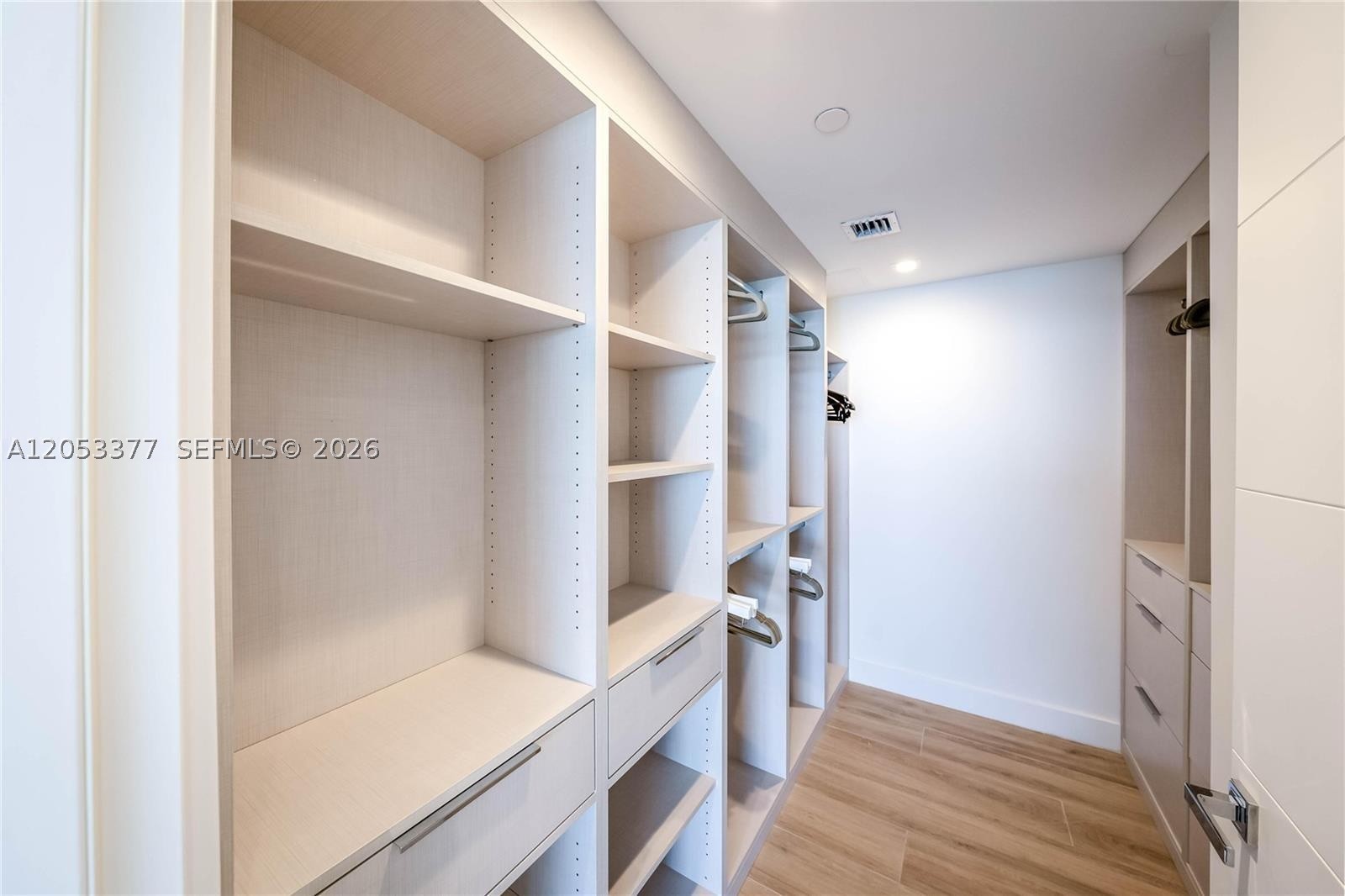 ISLE OF NORMANDY MIAMI VI - Residential