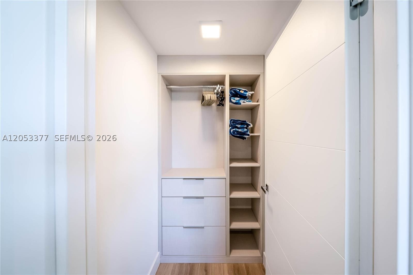 ISLE OF NORMANDY MIAMI VI - Residential