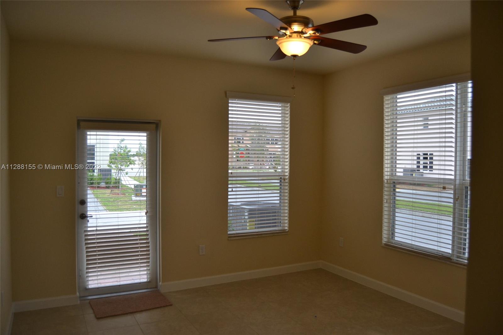 KENDALL COMMONS TOWNHOMES - Residential Lease