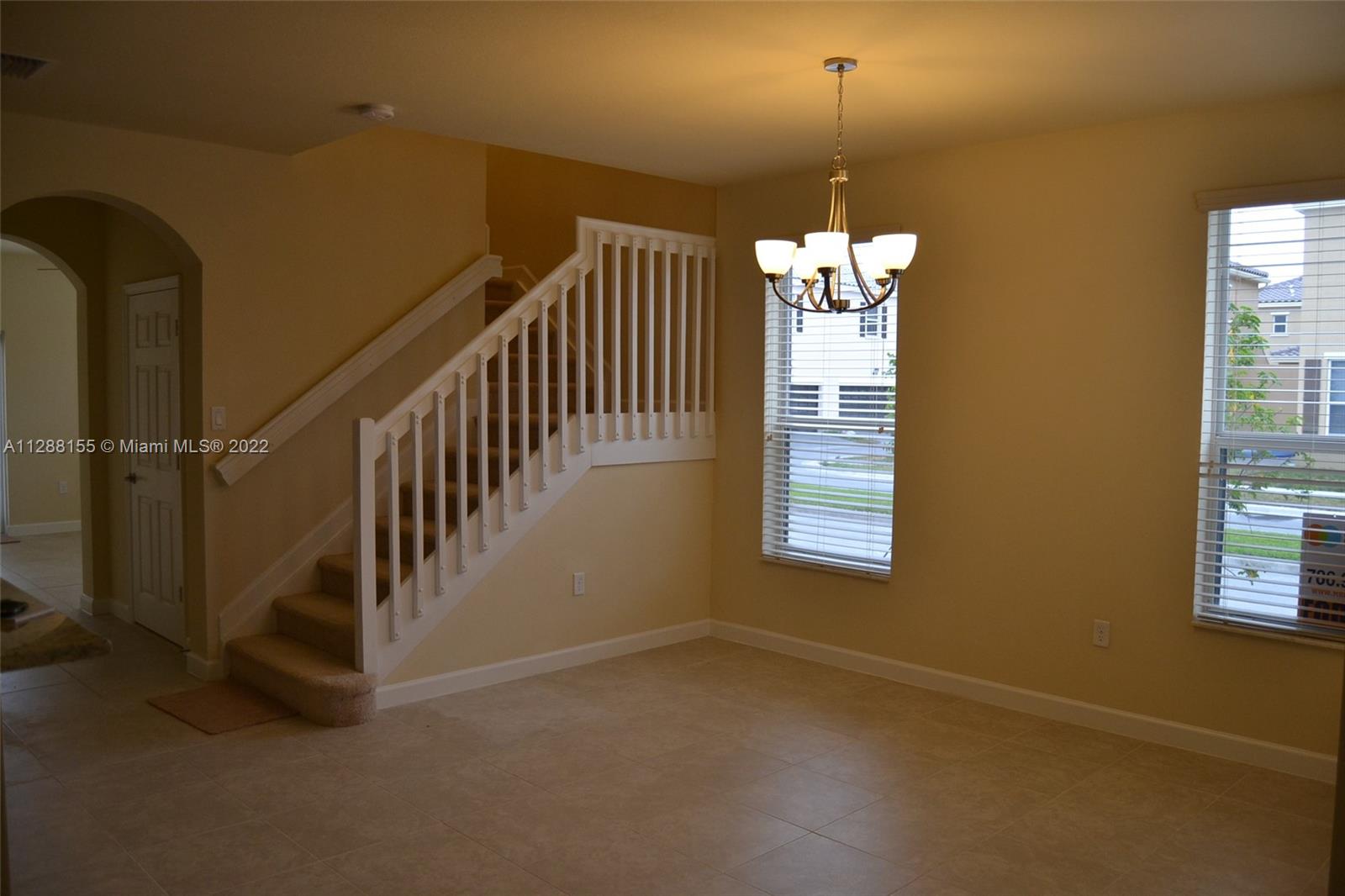 KENDALL COMMONS TOWNHOMES - Residential Lease