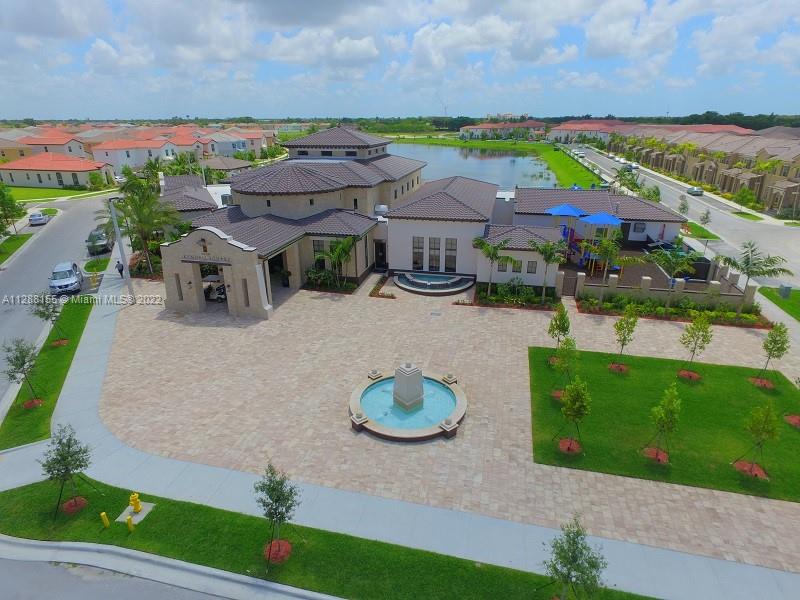 KENDALL COMMONS TOWNHOMES - Residential Lease