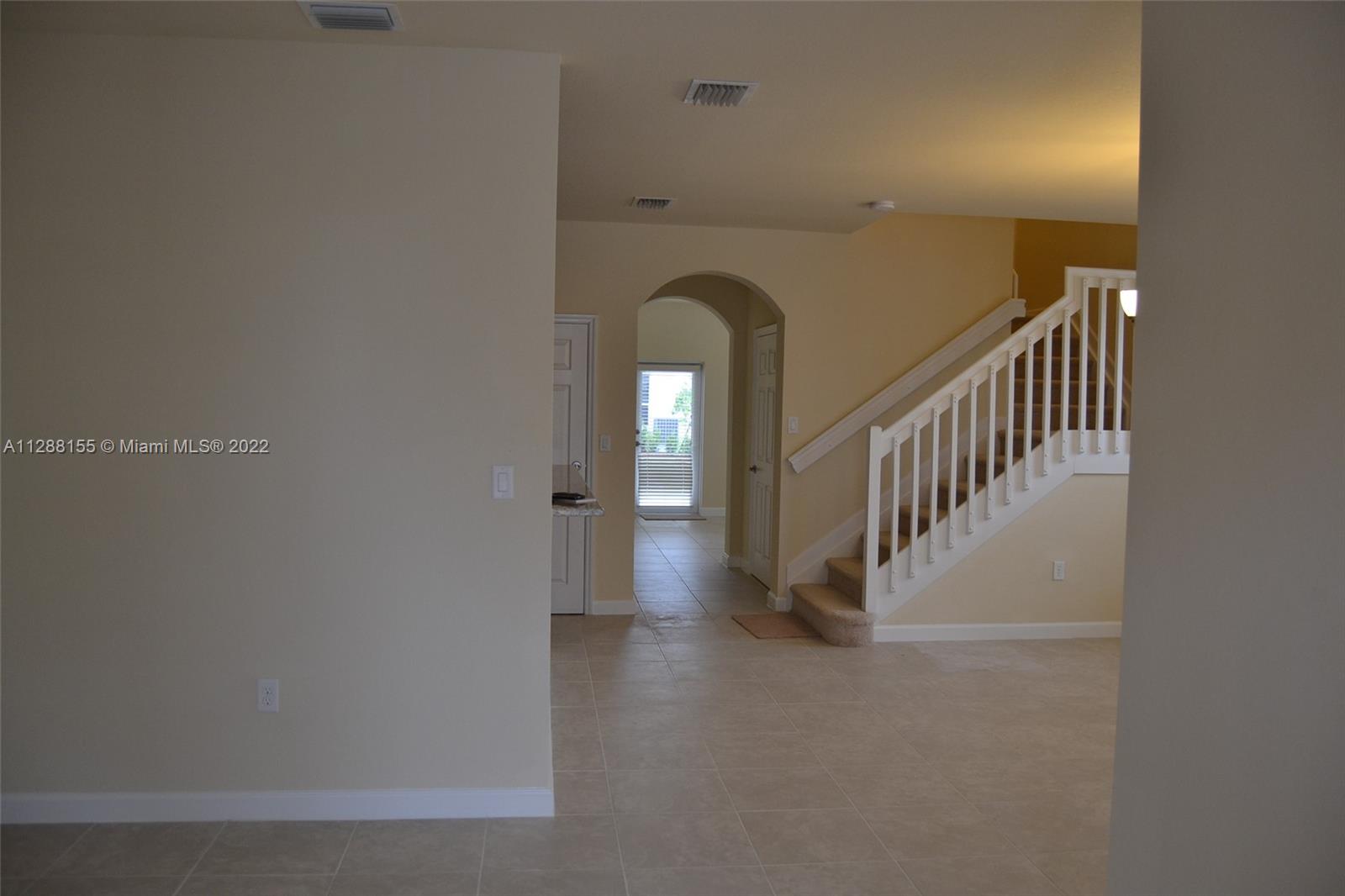 KENDALL COMMONS TOWNHOMES - Residential Lease