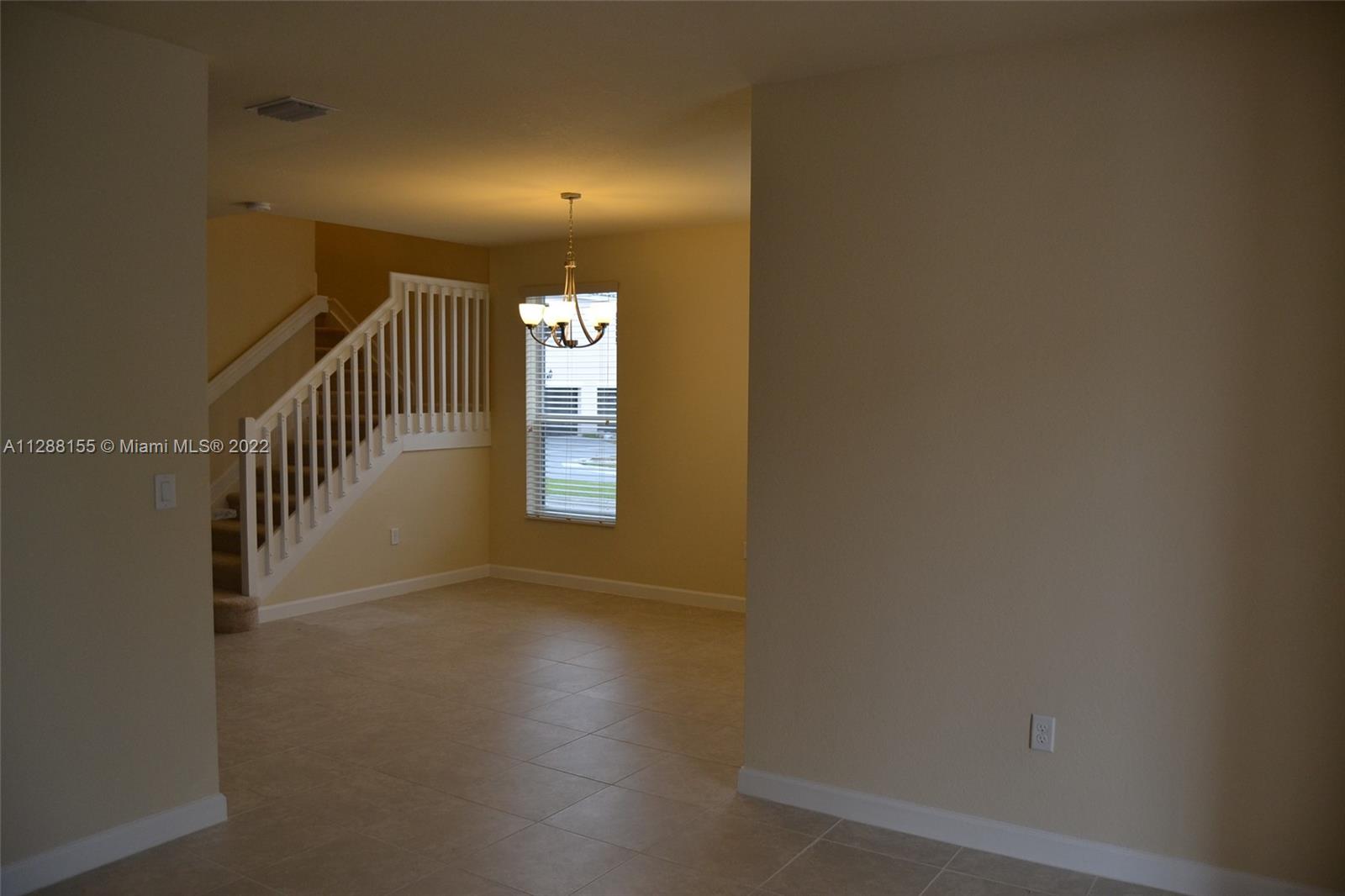 KENDALL COMMONS TOWNHOMES - Residential Lease