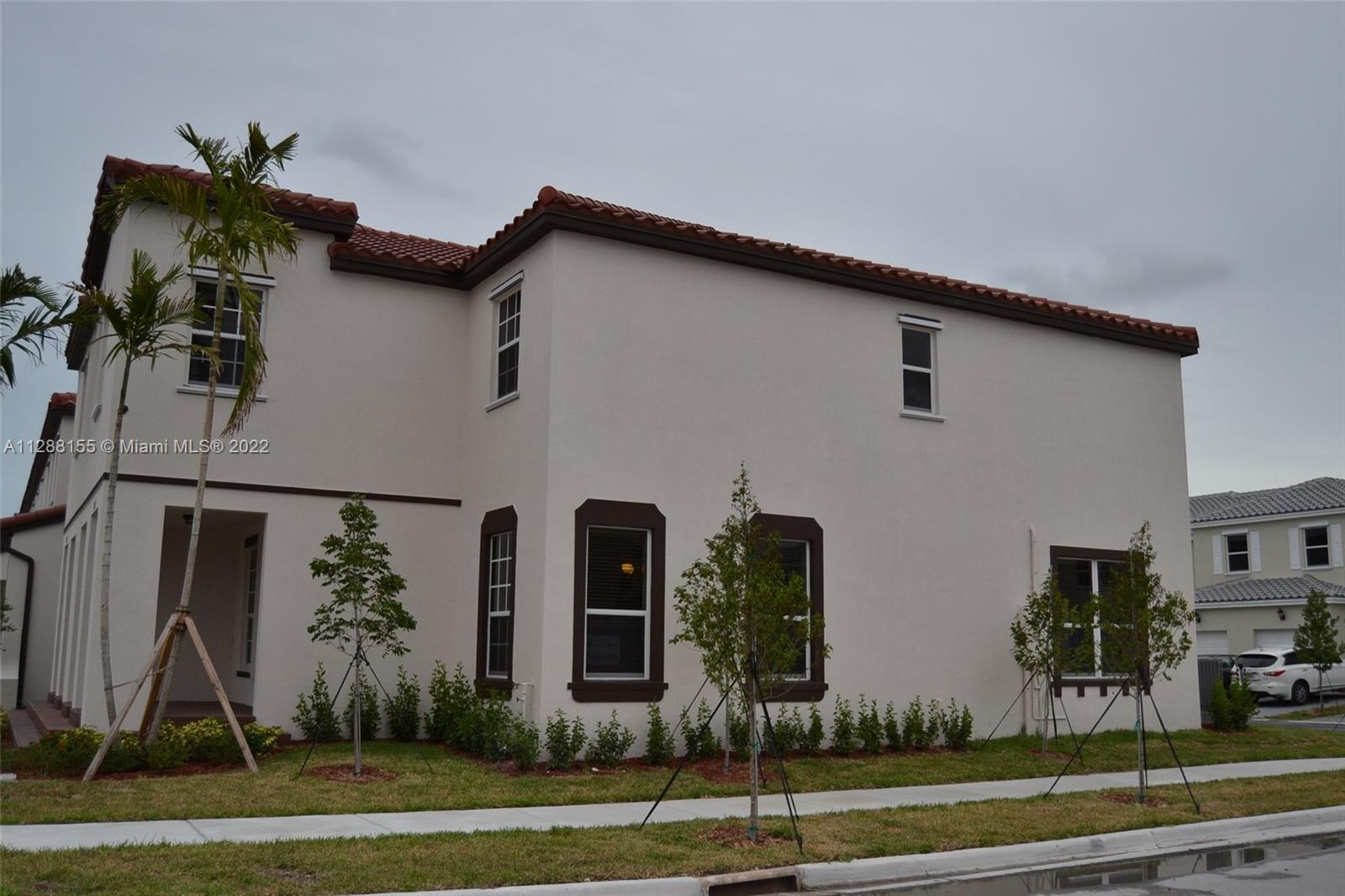 KENDALL COMMONS TOWNHOMES - Residential Lease