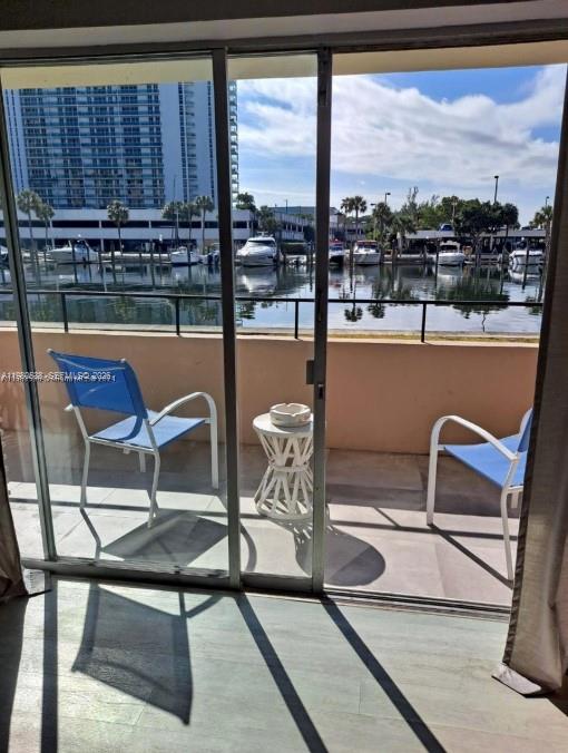 KINGS POINT IMPERIAL COND - Residential
