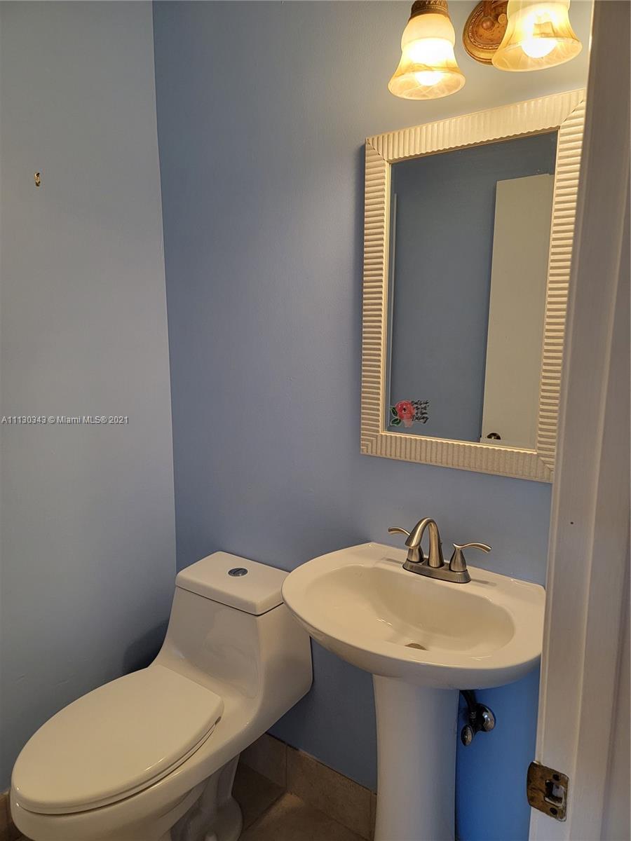 WINDY POINTE CONDO NO 63 - Residential