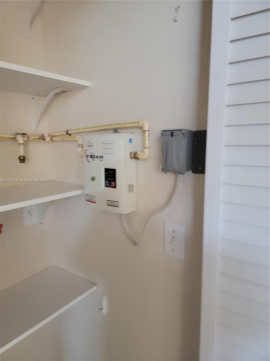 WINDY POINTE CONDO NO 63 - Residential