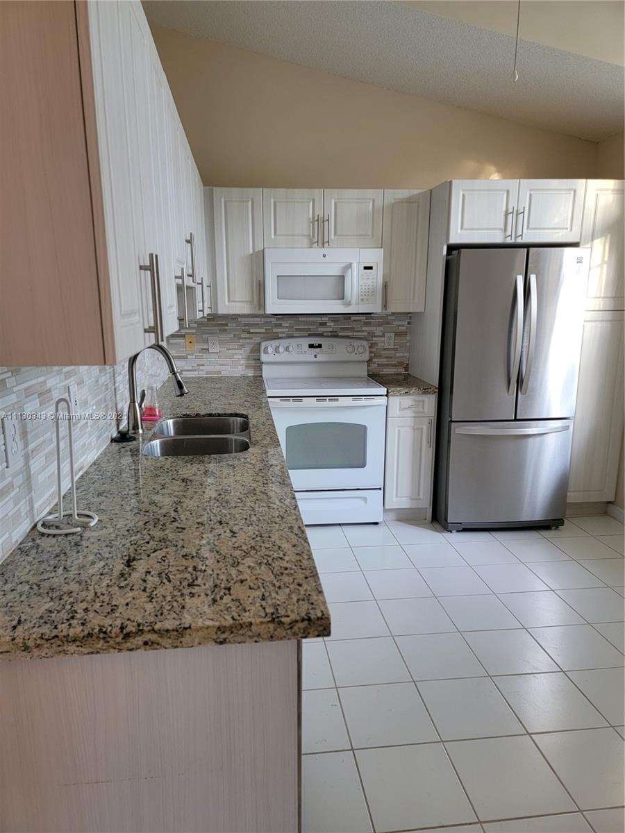 WINDY POINTE CONDO NO 63 - Residential