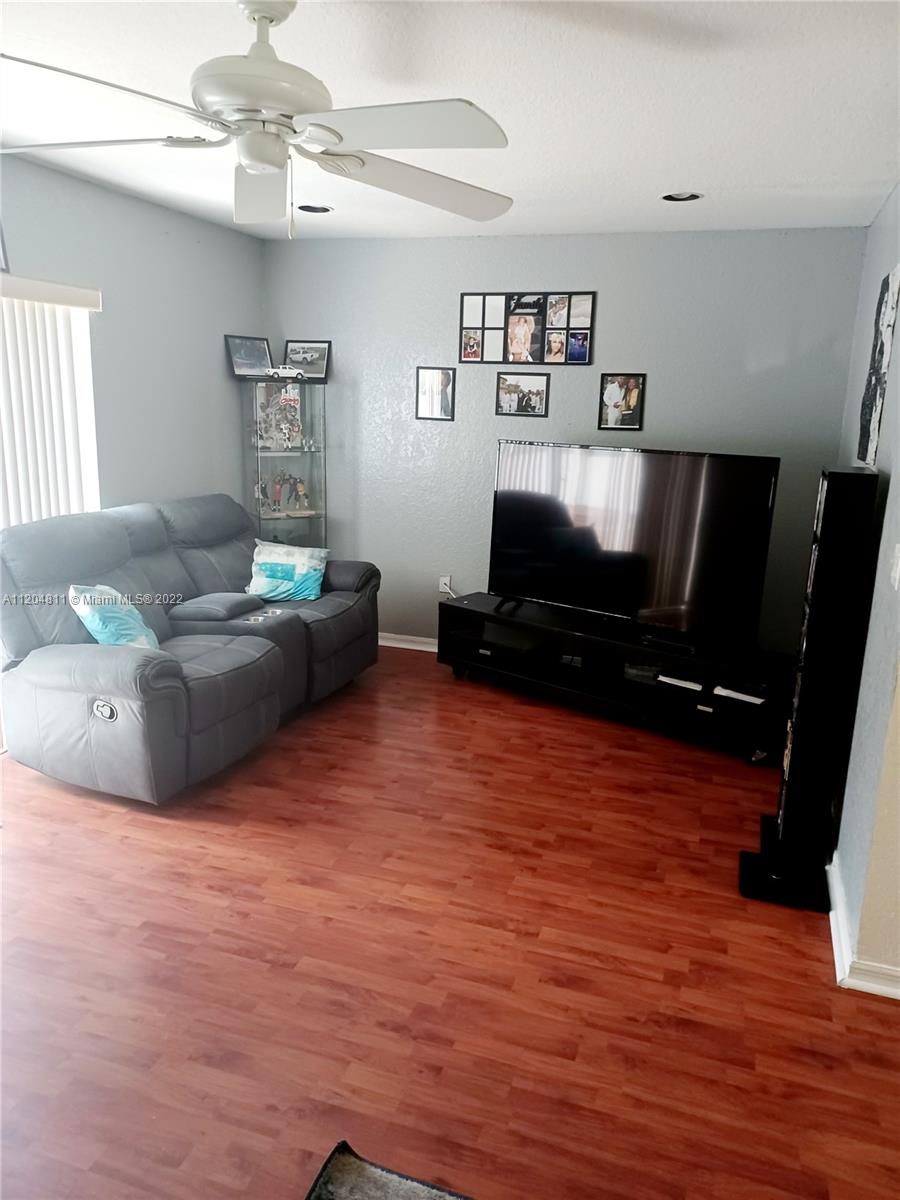 WASHINGTON COURT VILLAS - Residential Lease
