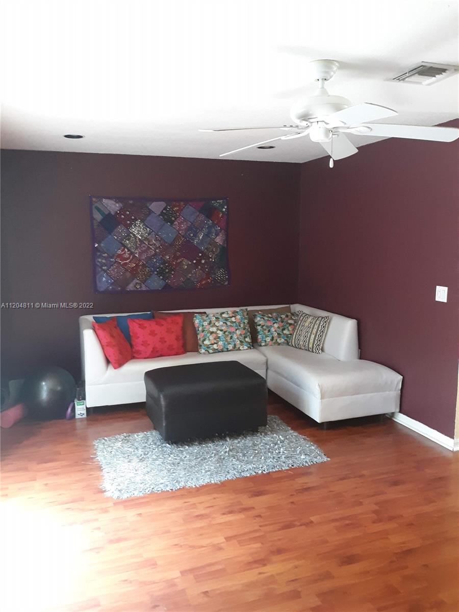 WASHINGTON COURT VILLAS - Residential Lease
