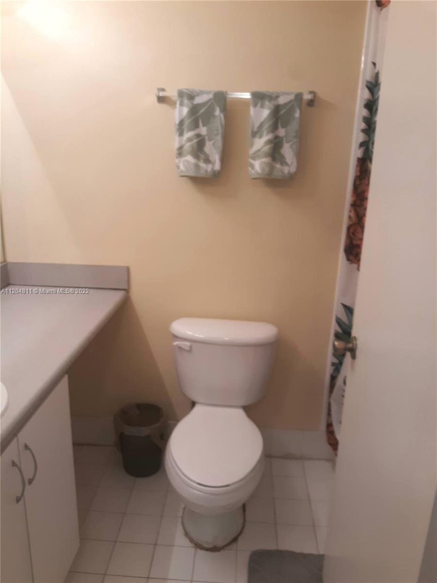 WASHINGTON COURT VILLAS - Residential Lease